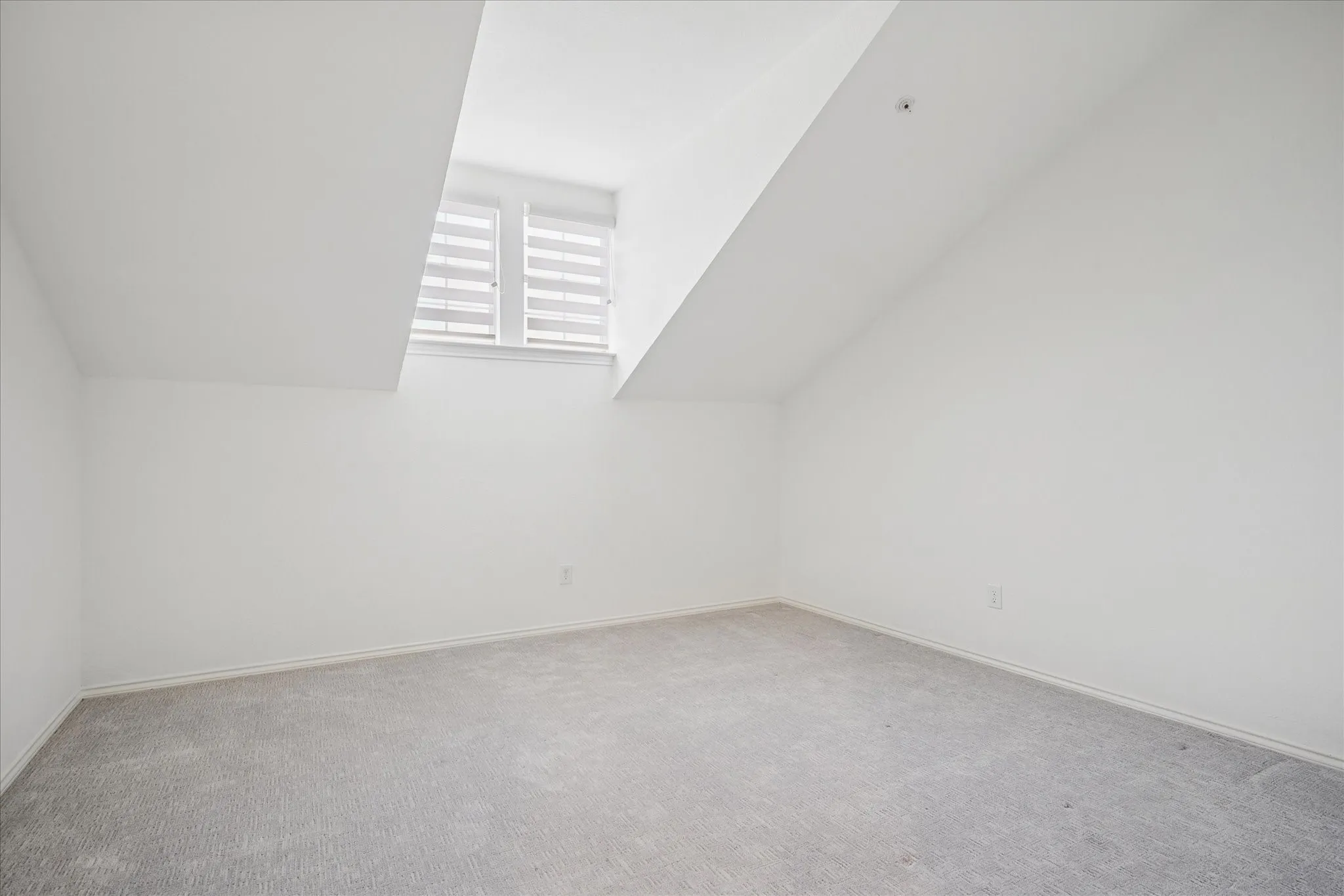 Condominium For Sale in Dallas County , 5565 Preston Oaks Road 262, Dallas, Texas 75254, 2 Bedroom, 2 Bathroom, Garage spaces, 1,313 Sqft, built in 1983, mls#21345704, Real Estate Agent in Dallas, Homes For Sale in Dallas county, Homes For Sale in Dallas, Realtor in Dallas Texas, Real Estate Brokerage Independent Realty Texas, Luminita Cordes Realtor