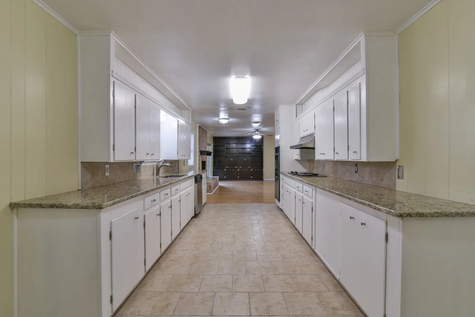 Single Family Residence For Rent in Tarrant County , 7233 Overhill Road, Fort Worth, Texas 76116, 3 Bedroom, 2 Bathroom, 2 Garage spaces, 2,048 Sqft, built in 1963, mls#21349412, Real Estate Agent in Fort Worth, Homes For Rent in Tarrant county, Homes For Rent in Fort Worth, Realtor in Fort Worth Texas, Real Estate Brokerage Independent Realty Texas, Luminita Cordes Realtor