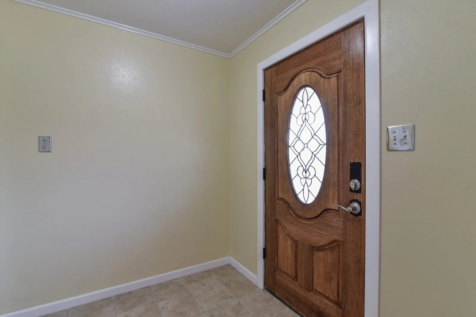 Single Family Residence For Rent in Tarrant County , 7233 Overhill Road, Fort Worth, Texas 76116, 3 Bedroom, 2 Bathroom, 2 Garage spaces, 2,048 Sqft, built in 1963, mls#21349412, Real Estate Agent in Fort Worth, Homes For Rent in Tarrant county, Homes For Rent in Fort Worth, Realtor in Fort Worth Texas, Real Estate Brokerage Independent Realty Texas, Luminita Cordes Realtor