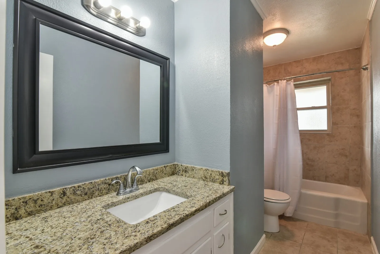 Single Family Residence For Rent in Tarrant County , 7233 Overhill Road, Fort Worth, Texas 76116, 3 Bedroom, 2 Bathroom, 2 Garage spaces, 2,048 Sqft, built in 1963, mls#21349412, Real Estate Agent in Fort Worth, Homes For Rent in Tarrant county, Homes For Rent in Fort Worth, Realtor in Fort Worth Texas, Real Estate Brokerage Independent Realty Texas, Luminita Cordes Realtor