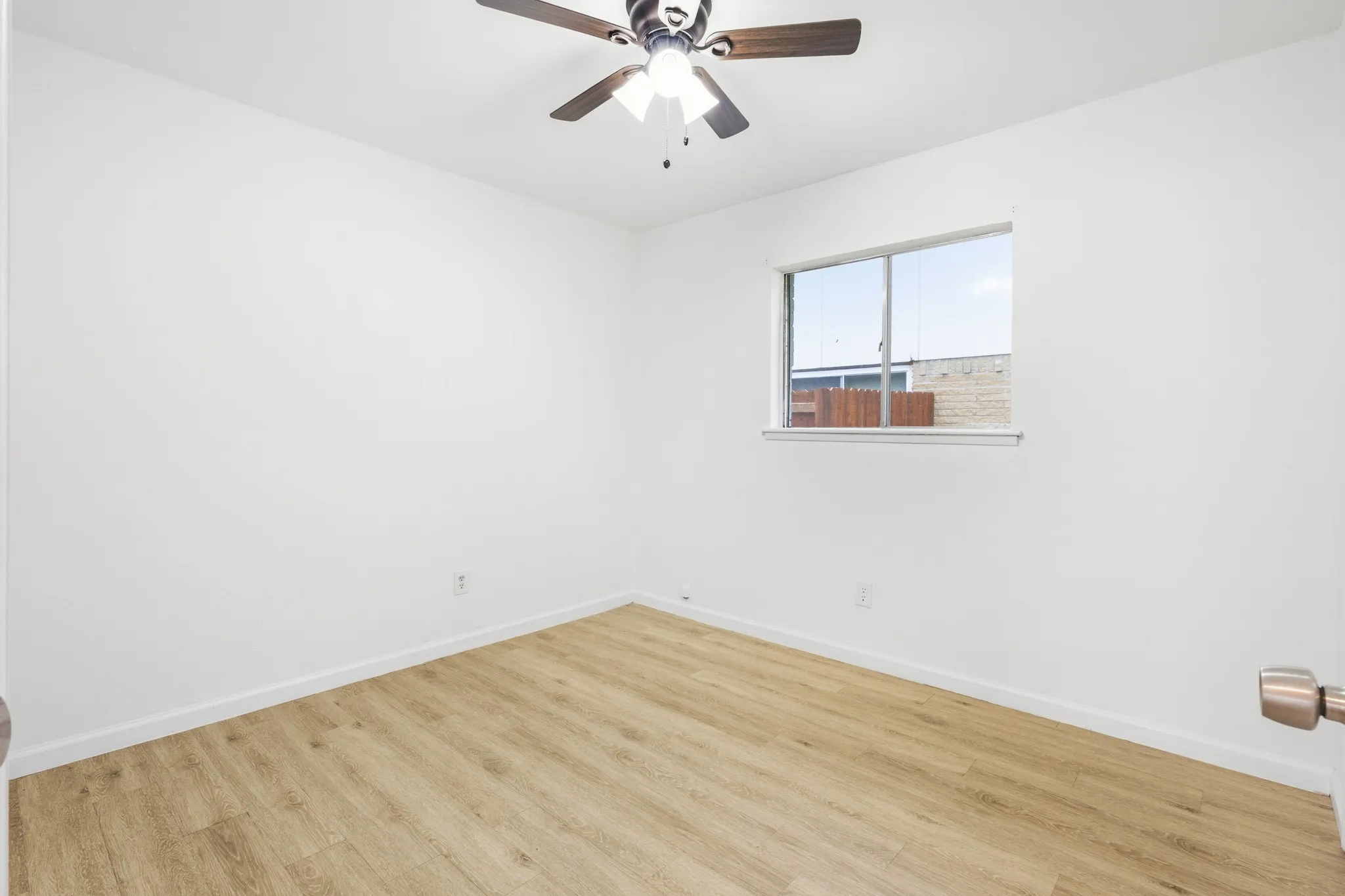 Single Family Residence For Rent in Denton County , 1824 Chamberlain Drive, Carrollton, Texas 75007, 3 Bedroom, 2 Bathroom, 2 Garage spaces, 1,480 Sqft, built in 1974, mls#21349456, Real Estate Agent in Carrollton, Homes For Rent in Denton county, Homes For Rent in Carrollton, Realtor in Carrollton Texas, Real Estate Brokerage Independent Realty Texas, Luminita Cordes Realtor