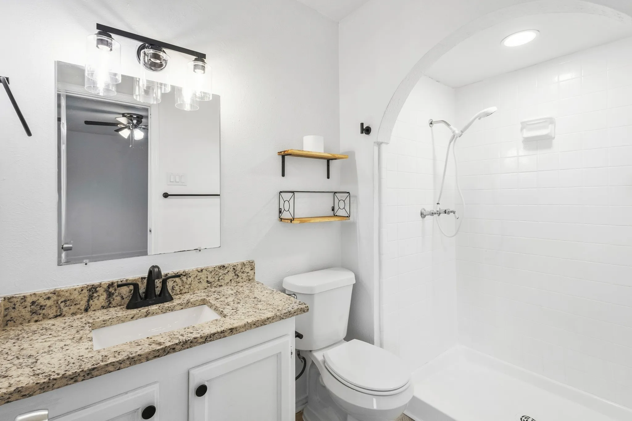 Single Family Residence For Rent in Denton County , 1824 Chamberlain Drive, Carrollton, Texas 75007, 3 Bedroom, 2 Bathroom, 2 Garage spaces, 1,480 Sqft, built in 1974, mls#21349456, Real Estate Agent in Carrollton, Homes For Rent in Denton county, Homes For Rent in Carrollton, Realtor in Carrollton Texas, Real Estate Brokerage Independent Realty Texas, Luminita Cordes Realtor