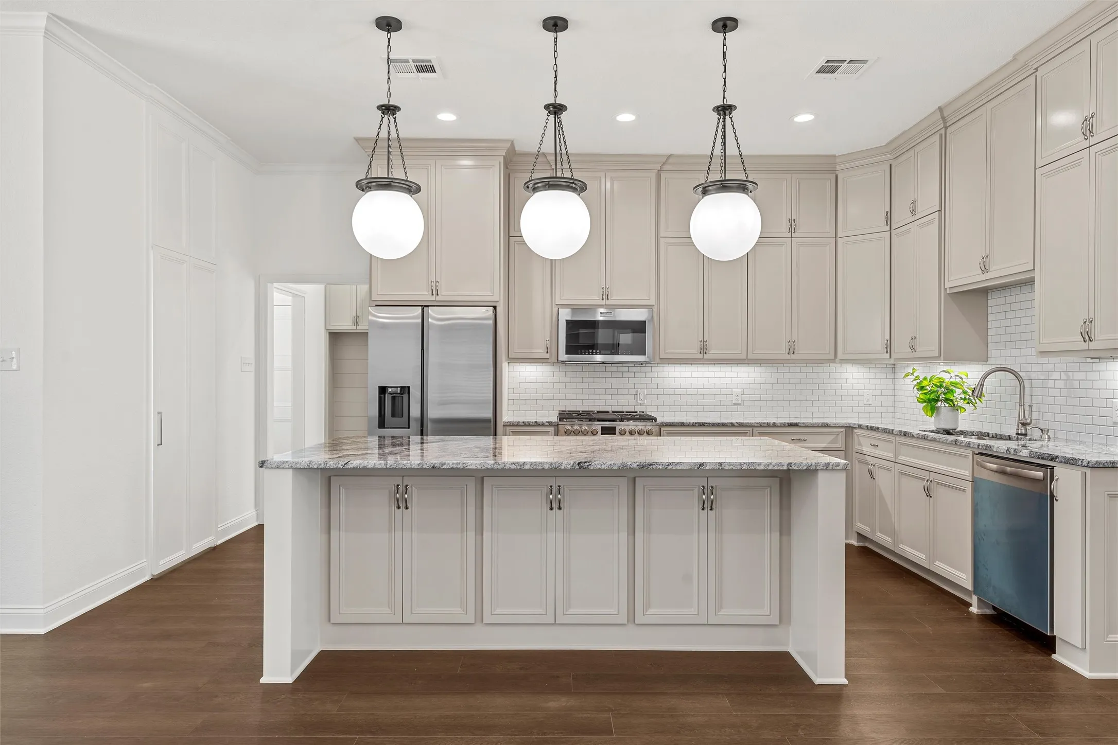 Single Family Residence For Sale in Mc Lennan County , 113 Water View Lane, Robinson, Texas 76706, 4 Bedrooms, 2 Bathrooms, 2 Garage spaces, 2,229 Sqft, built in 2025, Price $579,000, mls#21349452, Real Estate Agent in Robinson, Homes For Sale in Mc Lennan county, Homes For Sale in Robinson, Realtor in Robinson Texas, Real Estate Brokerage Independent Realty Texas, Luminita Cordes Realtor