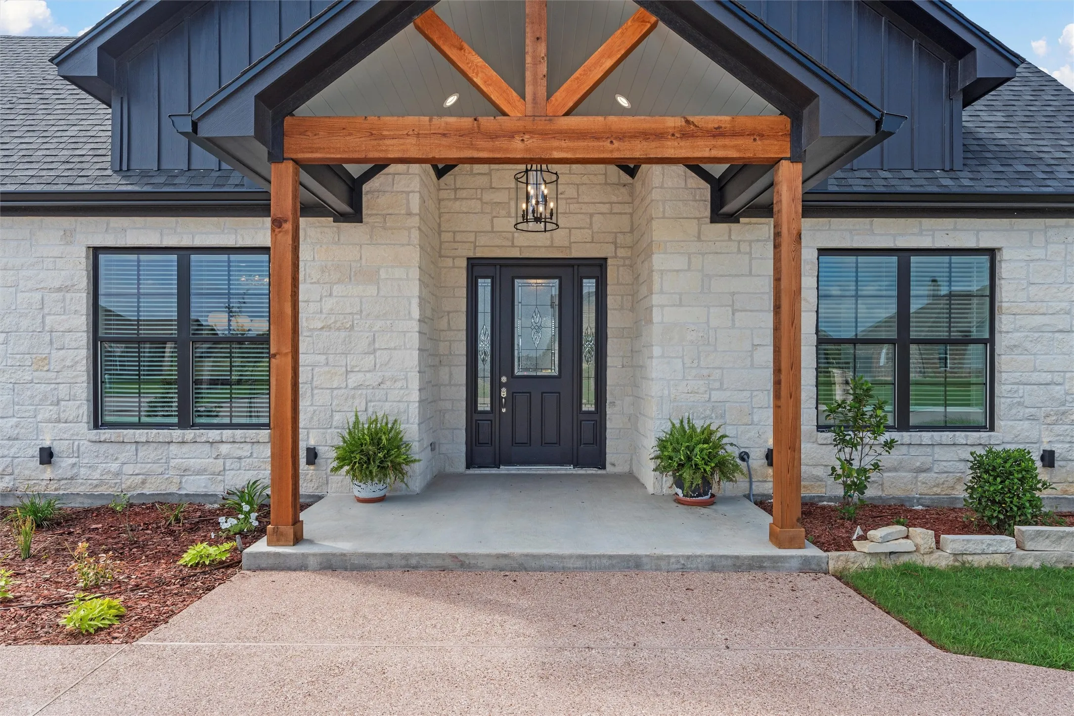 Single Family Residence For Sale in Mc Lennan County , 113 Water View Lane, Robinson, Texas 76706, 4 Bedrooms, 2 Bathrooms, 2 Garage spaces, 2,229 Sqft, built in 2025, Price $579,000, mls#21349452, Real Estate Agent in Robinson, Homes For Sale in Mc Lennan county, Homes For Sale in Robinson, Realtor in Robinson Texas, Real Estate Brokerage Independent Realty Texas, Luminita Cordes Realtor