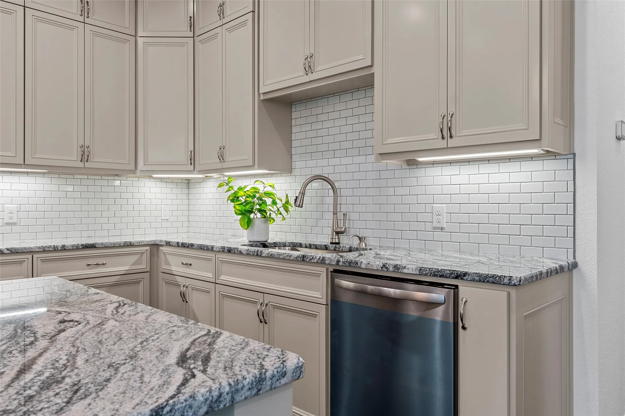 Single Family Residence For Sale in Mc Lennan County , 113 Water View Lane, Robinson, Texas 76706, 4 Bedrooms, 2 Bathrooms, 2 Garage spaces, 2,229 Sqft, built in 2025, Price $579,000, mls#21349452, Real Estate Agent in Robinson, Homes For Sale in Mc Lennan county, Homes For Sale in Robinson, Realtor in Robinson Texas, Real Estate Brokerage Independent Realty Texas, Luminita Cordes Realtor