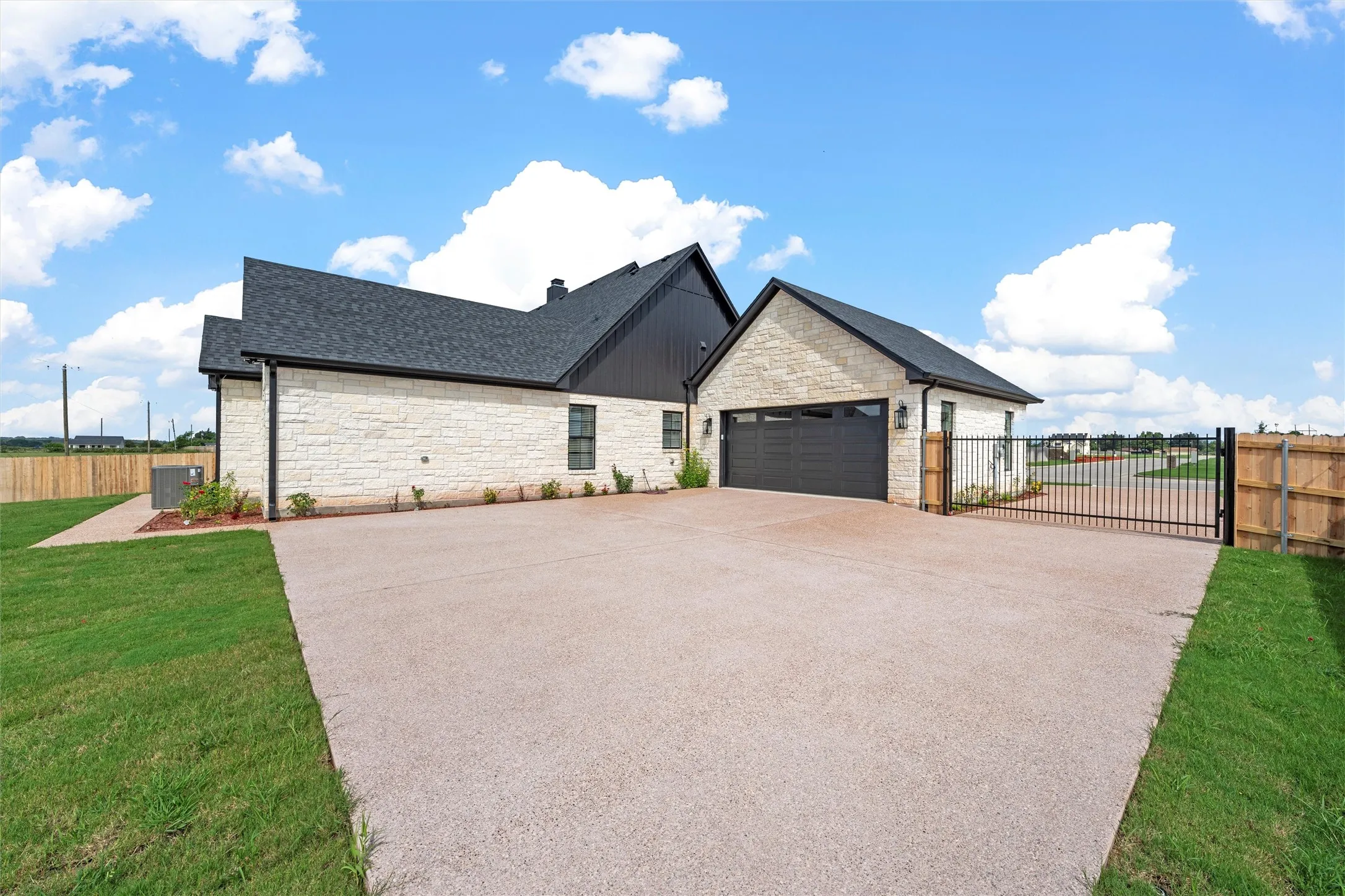 Single Family Residence For Sale in Mc Lennan County , 113 Water View Lane, Robinson, Texas 76706, 4 Bedrooms, 2 Bathrooms, 2 Garage spaces, 2,229 Sqft, built in 2025, Price $579,000, mls#21349452, Real Estate Agent in Robinson, Homes For Sale in Mc Lennan county, Homes For Sale in Robinson, Realtor in Robinson Texas, Real Estate Brokerage Independent Realty Texas, Luminita Cordes Realtor