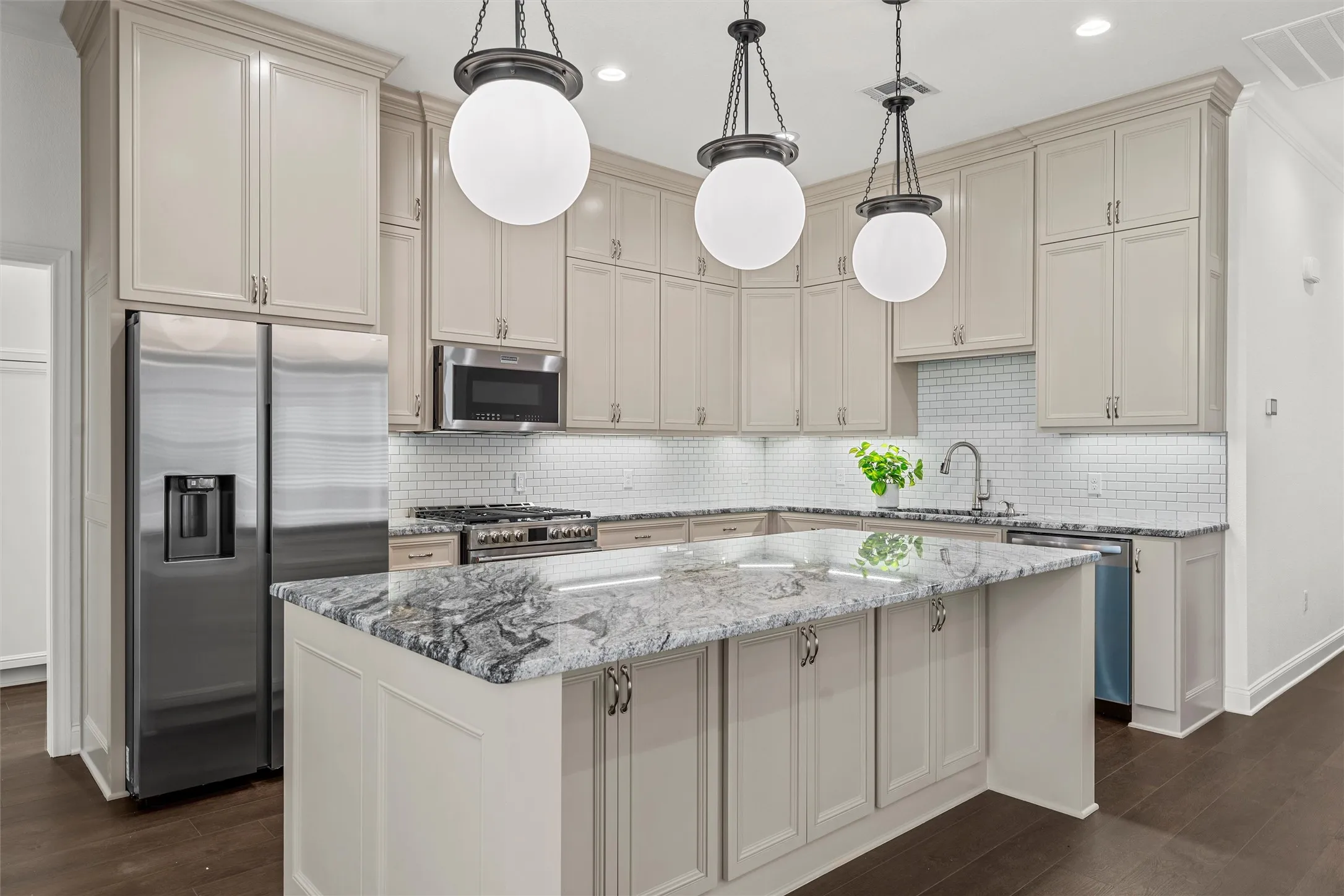Single Family Residence For Sale in Mc Lennan County , 113 Water View Lane, Robinson, Texas 76706, 4 Bedrooms, 2 Bathrooms, 2 Garage spaces, 2,229 Sqft, built in 2025, Price $579,000, mls#21349452, Real Estate Agent in Robinson, Homes For Sale in Mc Lennan county, Homes For Sale in Robinson, Realtor in Robinson Texas, Real Estate Brokerage Independent Realty Texas, Luminita Cordes Realtor