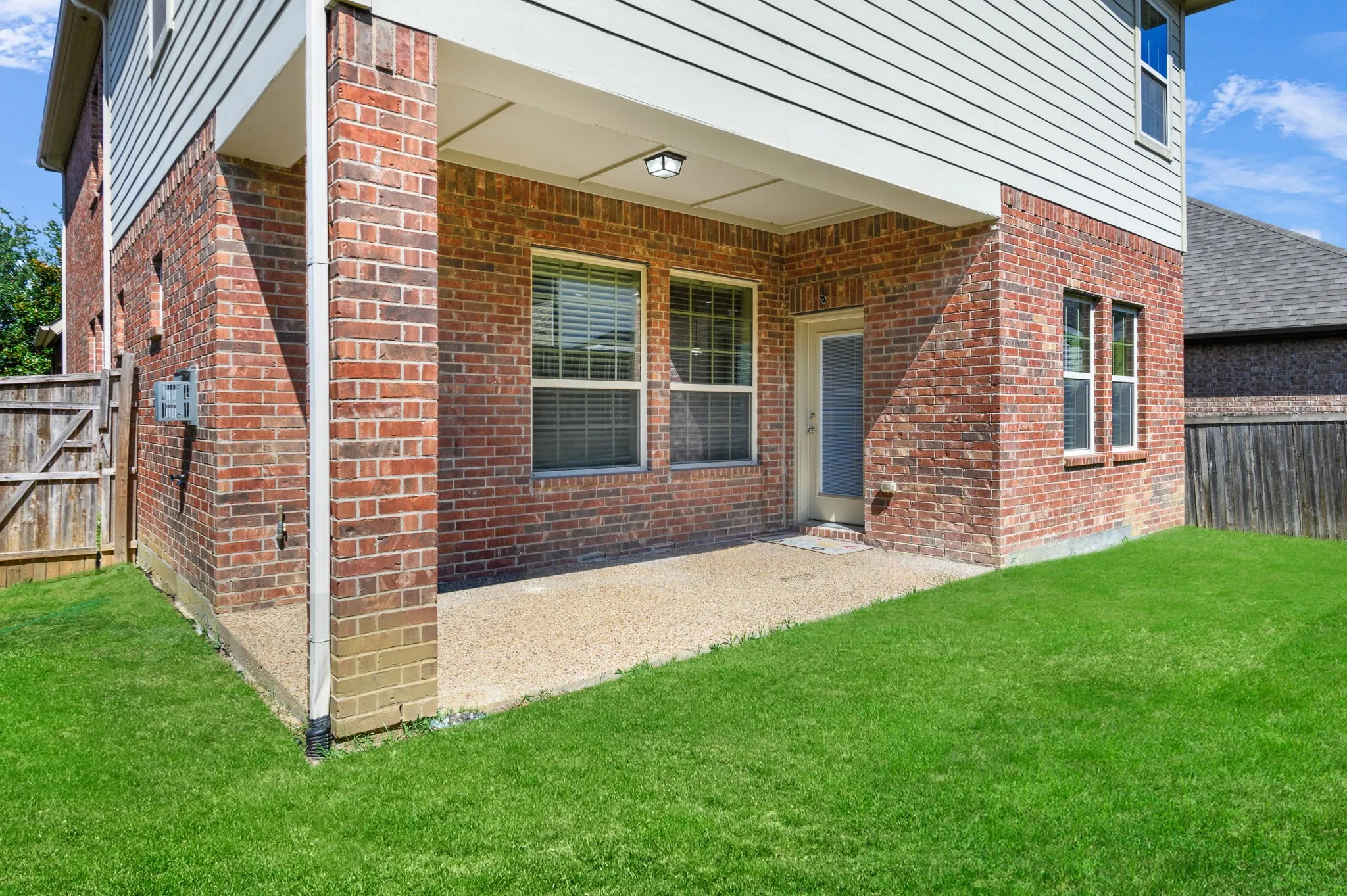 Single Family Residence For Sale in Denton County , 220 Sir Brine Drive, Lewisville, Texas 75056, 5 Bedroom, 3 Bathroom, 2 Garage spaces, 2,929 Sqft, built in 2013, mls#21335619, Real Estate Agent in Lewisville, Homes For Sale in Denton county, Homes For Sale in Lewisville, Realtor in Lewisville Texas, Real Estate Brokerage Independent Realty Texas, Luminita Cordes Realtor