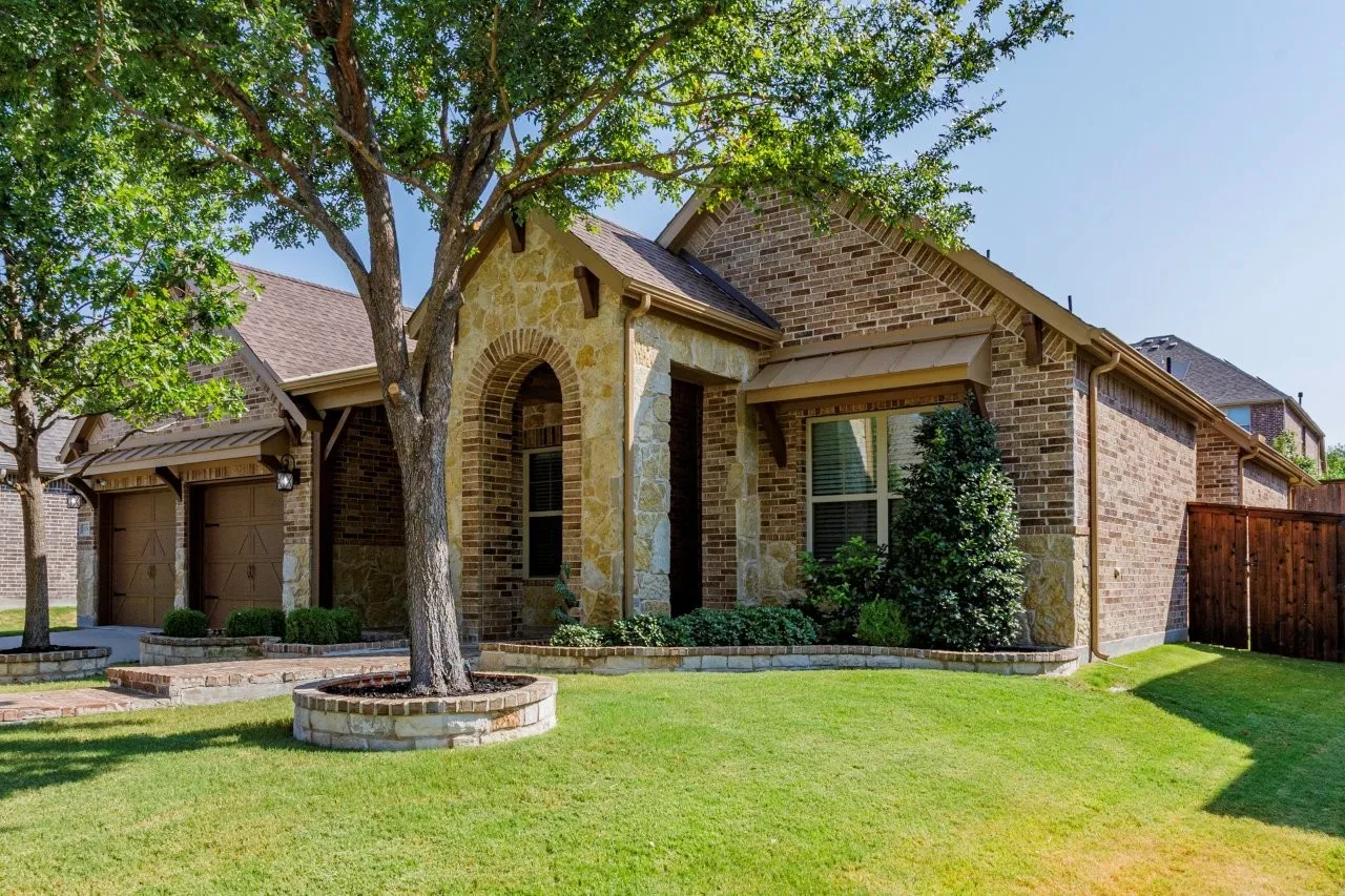 Single Family Residence For Sale in Collin County , 13788 El Toro Road, Frisco, Texas 75035, 4 Bedroom, 3 Bathroom, 2 Garage spaces, 2,385 Sqft, built in 2015, mls#21349475, Real Estate Agent in Frisco, Homes For Sale in Collin county, Homes For Sale in Frisco, Realtor in Frisco Texas, Real Estate Brokerage Independent Realty Texas, Luminita Cordes Realtor
