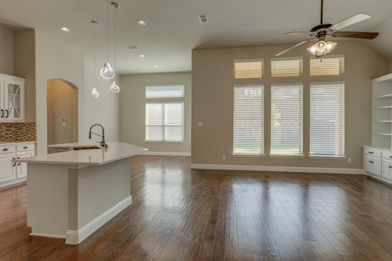 Single Family Residence For Sale in Collin County , 13788 El Toro Road, Frisco, Texas 75035, 4 Bedroom, 3 Bathroom, 2 Garage spaces, 2,385 Sqft, built in 2015, mls#21349475, Real Estate Agent in Frisco, Homes For Sale in Collin county, Homes For Sale in Frisco, Realtor in Frisco Texas, Real Estate Brokerage Independent Realty Texas, Luminita Cordes Realtor