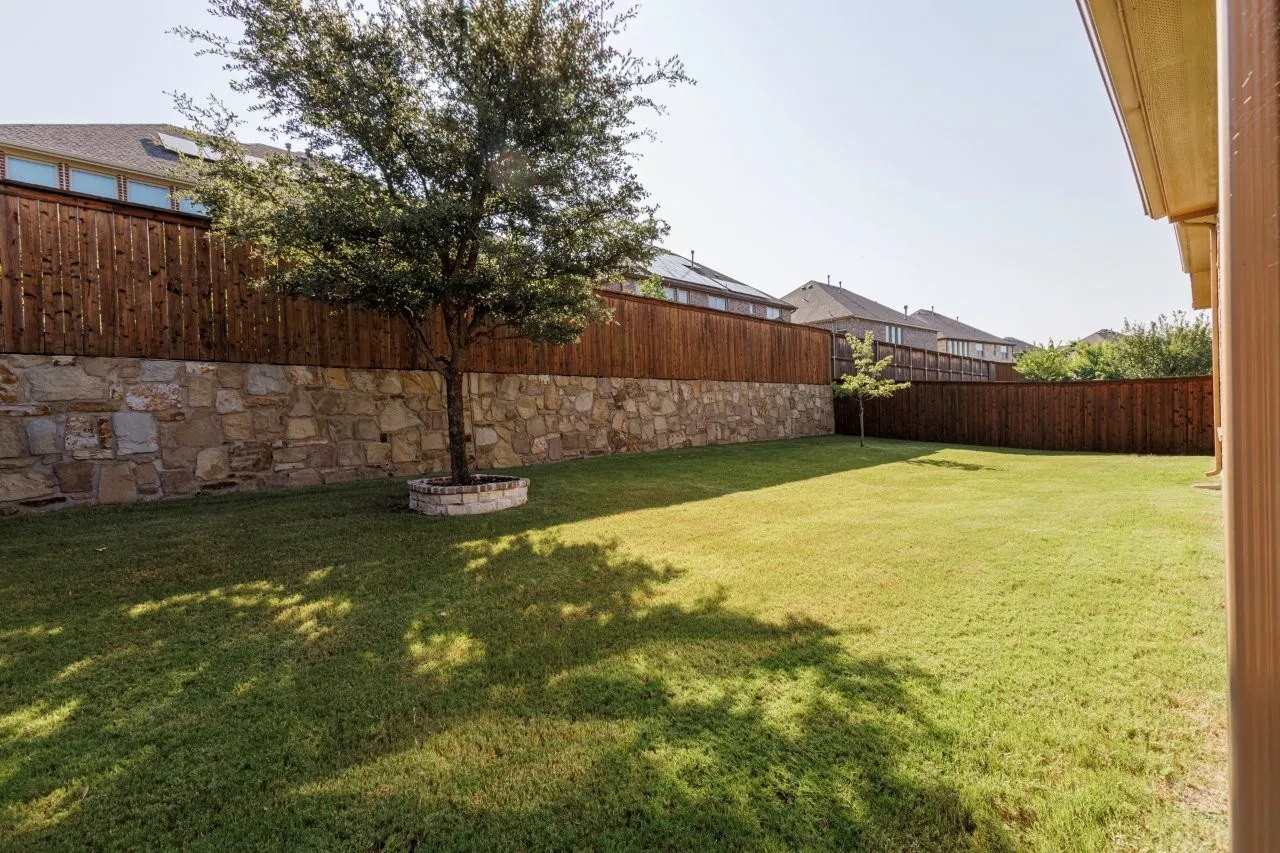Single Family Residence For Sale in Collin County , 13788 El Toro Road, Frisco, Texas 75035, 4 Bedroom, 3 Bathroom, 2 Garage spaces, 2,385 Sqft, built in 2015, mls#21349475, Real Estate Agent in Frisco, Homes For Sale in Collin county, Homes For Sale in Frisco, Realtor in Frisco Texas, Real Estate Brokerage Independent Realty Texas, Luminita Cordes Realtor