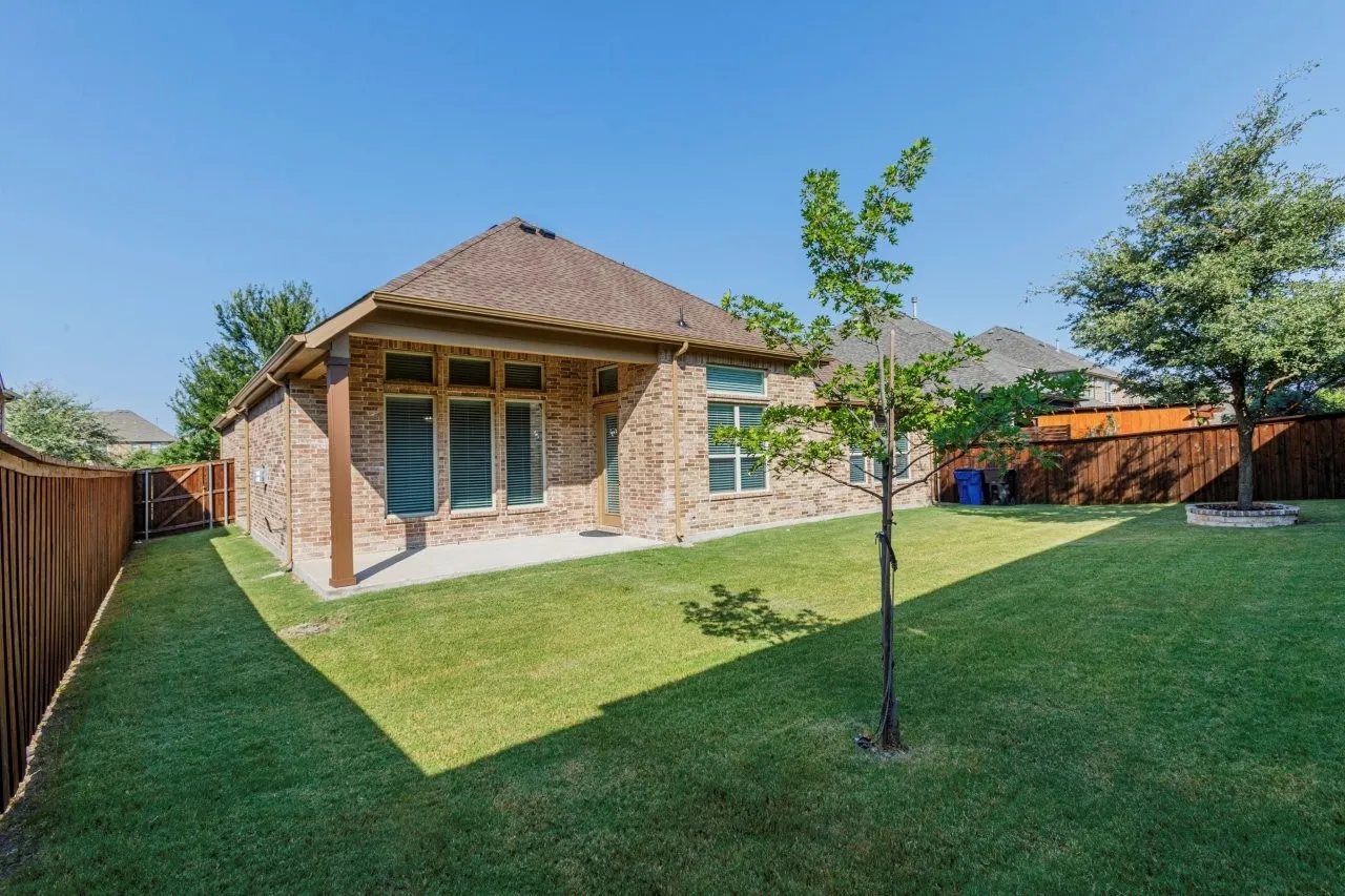 Single Family Residence For Sale in Collin County , 13788 El Toro Road, Frisco, Texas 75035, 4 Bedroom, 3 Bathroom, 2 Garage spaces, 2,385 Sqft, built in 2015, mls#21349475, Real Estate Agent in Frisco, Homes For Sale in Collin county, Homes For Sale in Frisco, Realtor in Frisco Texas, Real Estate Brokerage Independent Realty Texas, Luminita Cordes Realtor