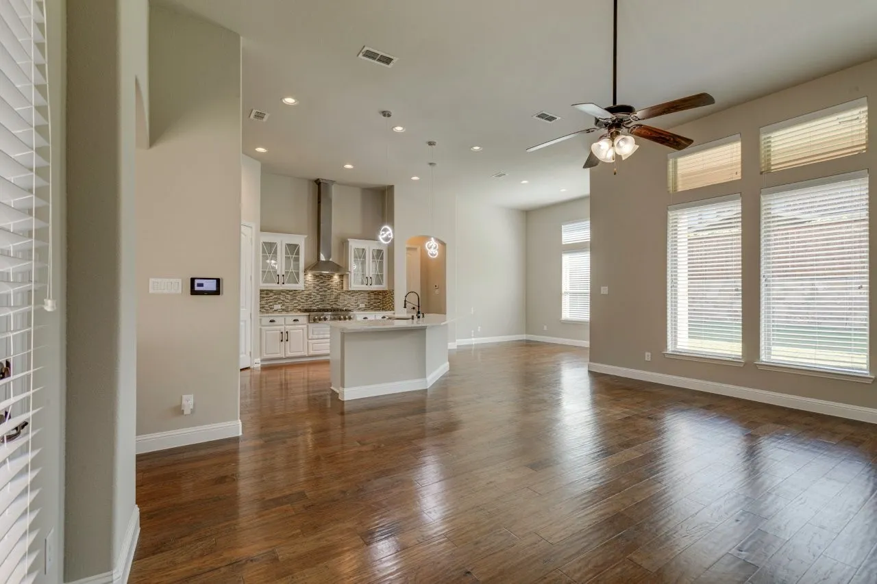 Single Family Residence For Sale in Collin County , 13788 El Toro Road, Frisco, Texas 75035, 4 Bedroom, 3 Bathroom, 2 Garage spaces, 2,385 Sqft, built in 2015, mls#21349475, Real Estate Agent in Frisco, Homes For Sale in Collin county, Homes For Sale in Frisco, Realtor in Frisco Texas, Real Estate Brokerage Independent Realty Texas, Luminita Cordes Realtor