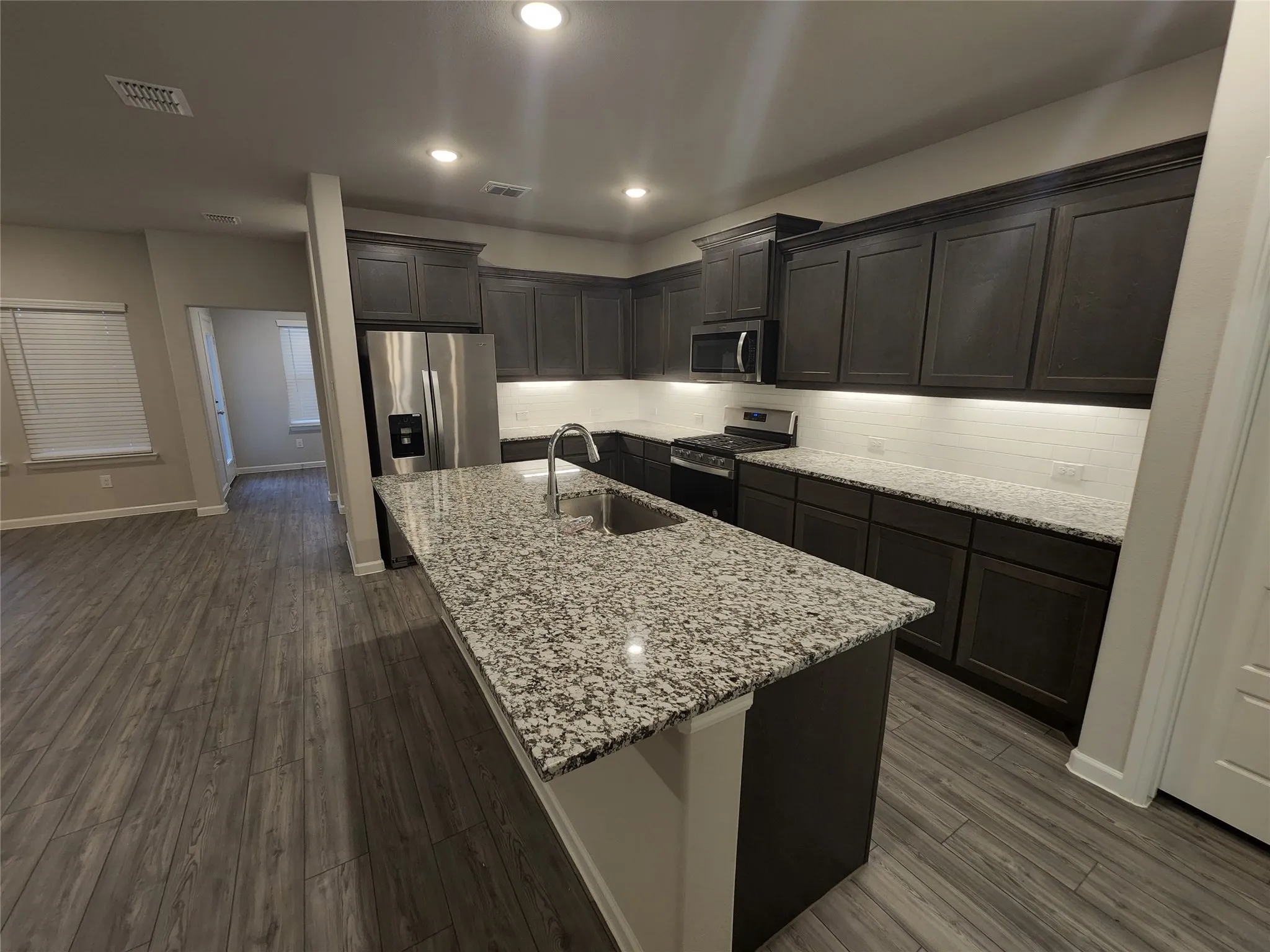 Single Family Residence For Rent in Collin County , 621 Maple Leaf Way, Princeton, Texas 75407, 4 Bedroom, 3 Bathroom, 2 Garage spaces, 2,174 Sqft, built in 2019, mls#21349482, Real Estate Agent in Princeton, Homes For Rent in Collin county, Homes For Rent in Princeton, Realtor in Princeton Texas, Real Estate Brokerage Independent Realty Texas, Luminita Cordes Realtor