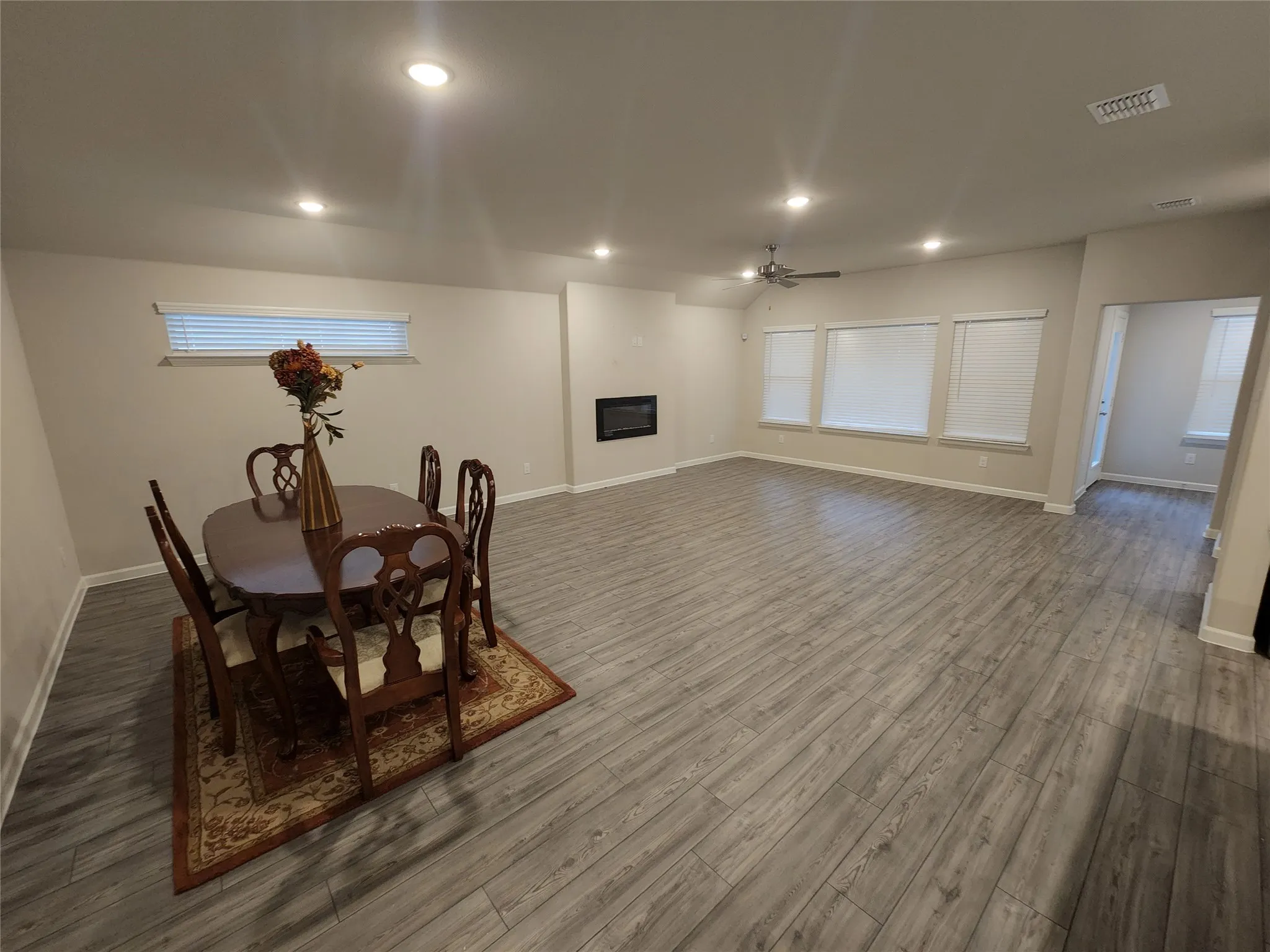 Single Family Residence For Rent in Collin County , 621 Maple Leaf Way, Princeton, Texas 75407, 4 Bedroom, 3 Bathroom, 2 Garage spaces, 2,174 Sqft, built in 2019, mls#21349482, Real Estate Agent in Princeton, Homes For Rent in Collin county, Homes For Rent in Princeton, Realtor in Princeton Texas, Real Estate Brokerage Independent Realty Texas, Luminita Cordes Realtor