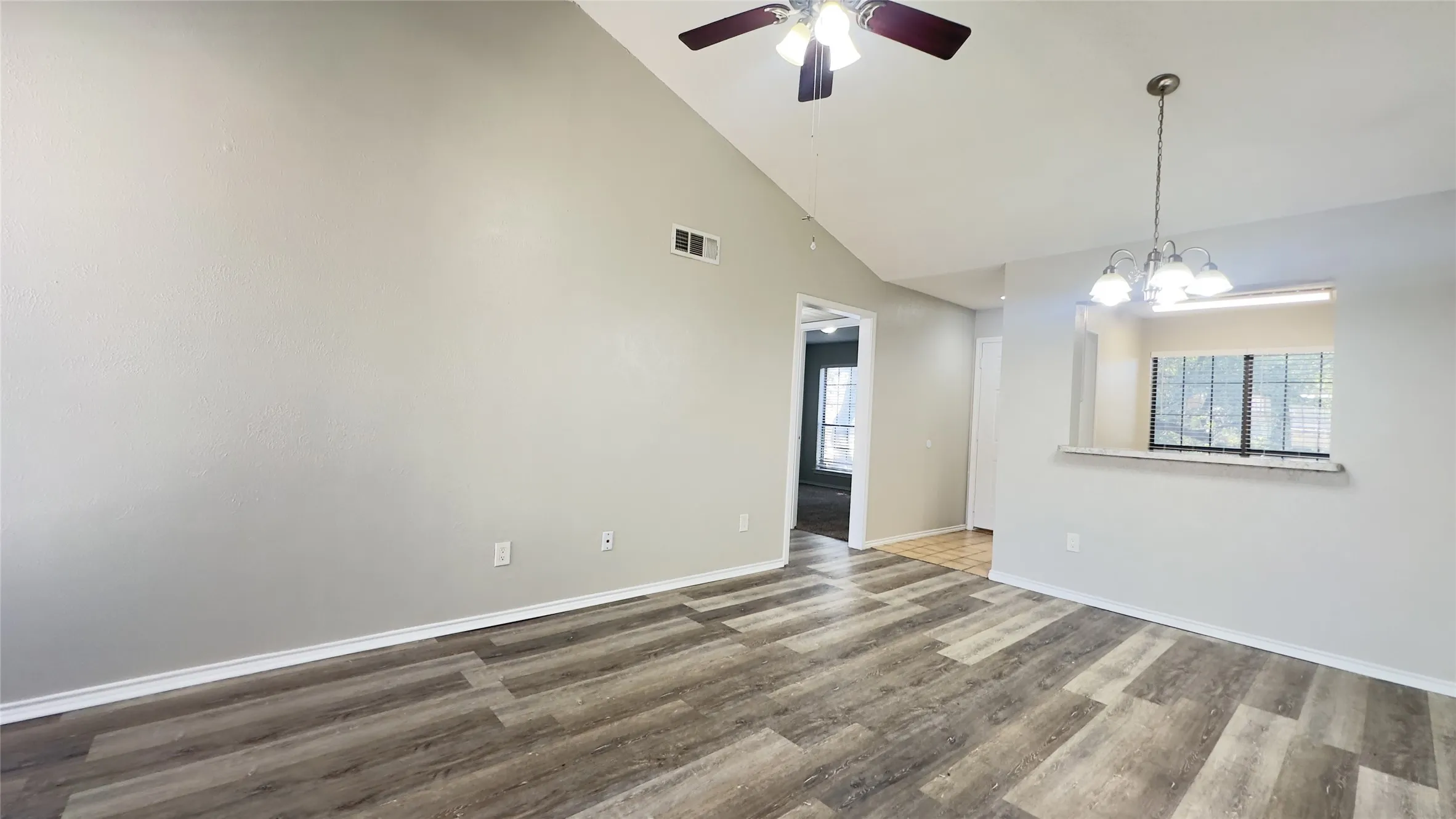 Condominium For Rent in Dallas County , 9601 Forest Lane 323, Dallas, Texas 75243, 2 Bedroom, 1 Bathroom, Garage spaces, 823 Sqft, built in 1983, mls#21349484, Real Estate Agent in Dallas, Homes For Rent in Dallas county, Homes For Rent in Dallas, Realtor in Dallas Texas, Real Estate Brokerage Independent Realty Texas, Luminita Cordes Realtor