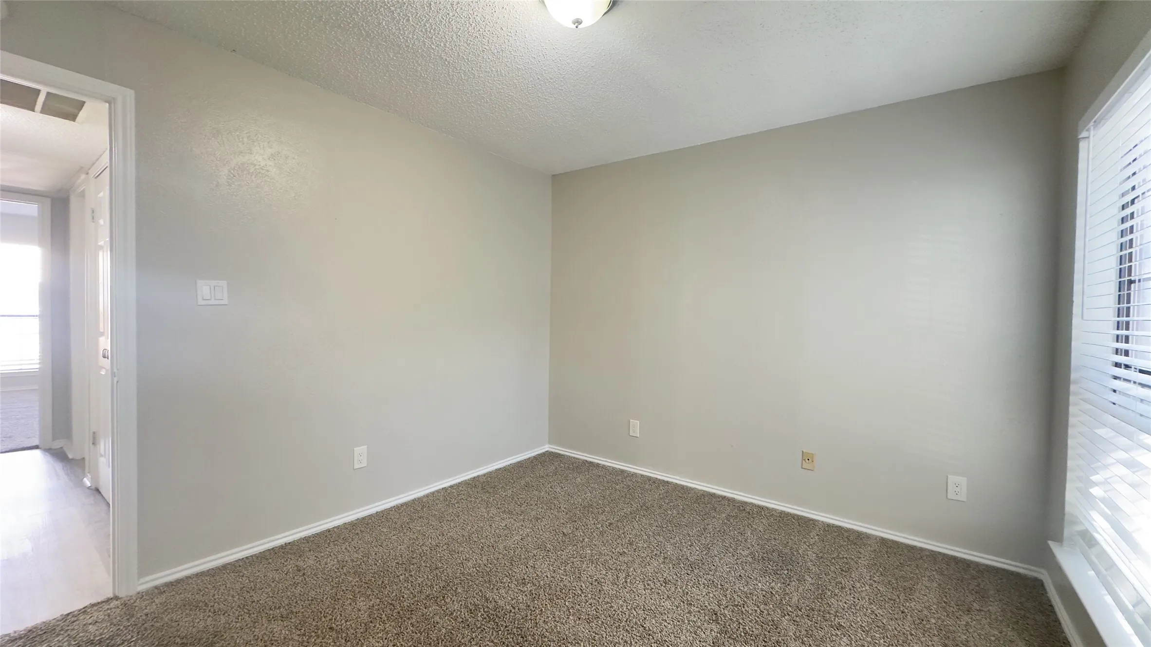 Condominium For Rent in Dallas County , 9601 Forest Lane 323, Dallas, Texas 75243, 2 Bedroom, 1 Bathroom, Garage spaces, 823 Sqft, built in 1983, mls#21349484, Real Estate Agent in Dallas, Homes For Rent in Dallas county, Homes For Rent in Dallas, Realtor in Dallas Texas, Real Estate Brokerage Independent Realty Texas, Luminita Cordes Realtor