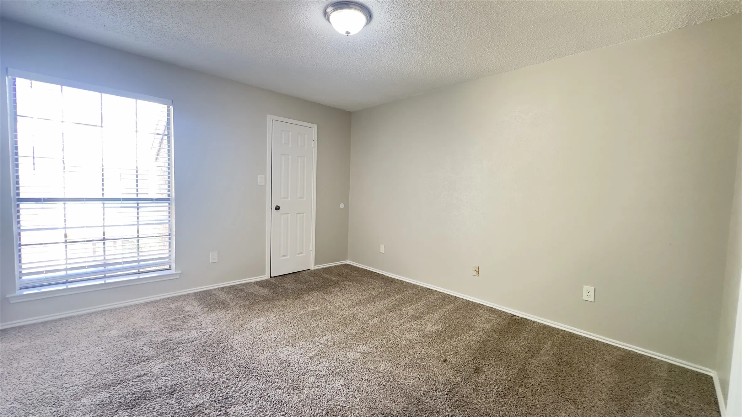 Condominium For Rent in Dallas County , 9601 Forest Lane 323, Dallas, Texas 75243, 2 Bedroom, 1 Bathroom, Garage spaces, 823 Sqft, built in 1983, mls#21349484, Real Estate Agent in Dallas, Homes For Rent in Dallas county, Homes For Rent in Dallas, Realtor in Dallas Texas, Real Estate Brokerage Independent Realty Texas, Luminita Cordes Realtor