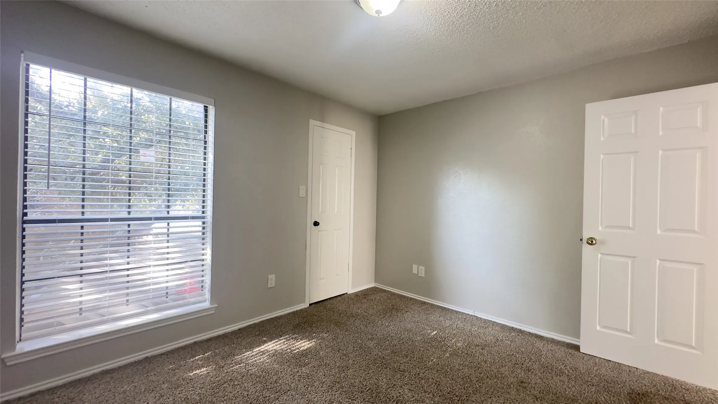 Condominium For Rent in Dallas County , 9601 Forest Lane 323, Dallas, Texas 75243, 2 Bedroom, 1 Bathroom, Garage spaces, 823 Sqft, built in 1983, mls#21349484, Real Estate Agent in Dallas, Homes For Rent in Dallas county, Homes For Rent in Dallas, Realtor in Dallas Texas, Real Estate Brokerage Independent Realty Texas, Luminita Cordes Realtor