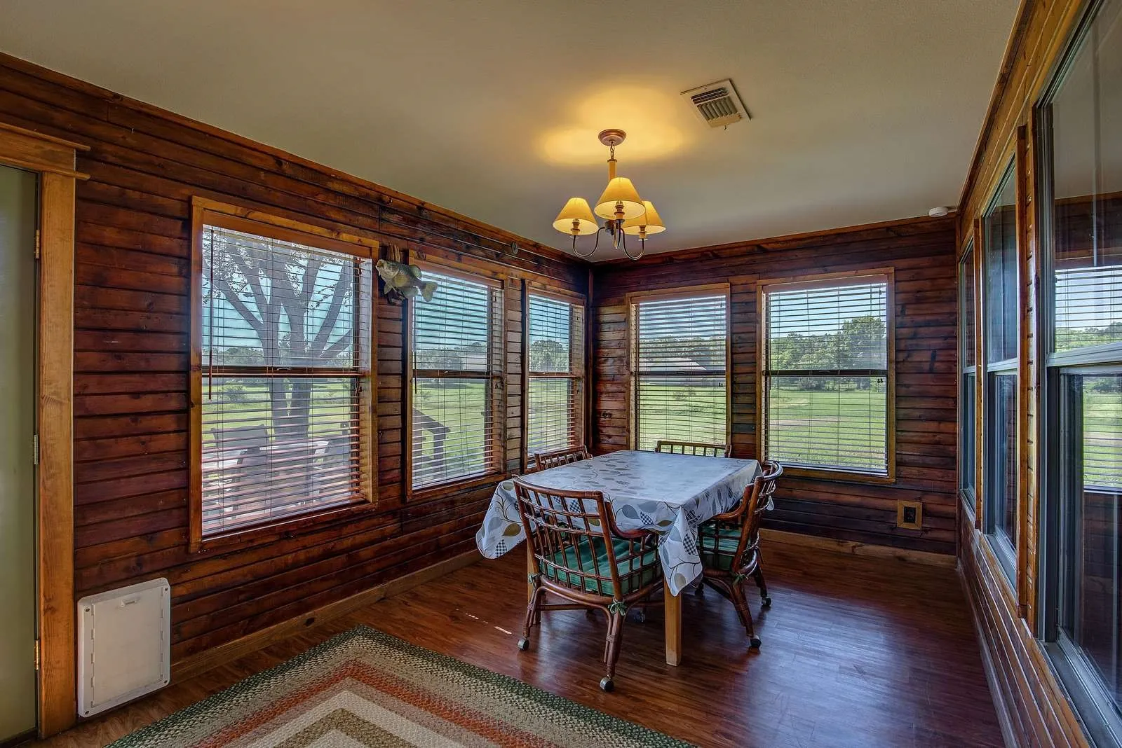Single Family Residence For Sale in Wood County , 166 County Road 1559, Alba, Texas 75410, 2 Bedroom, 2 Bathroom, 1 Garage spaces, 1,560 Sqft, built in 1998, mls#21347489, Real Estate Agent in Alba, Homes For Sale in Wood county, Homes For Sale in Alba, Realtor in Alba Texas, Real Estate Brokerage Independent Realty Texas, Luminita Cordes Realtor