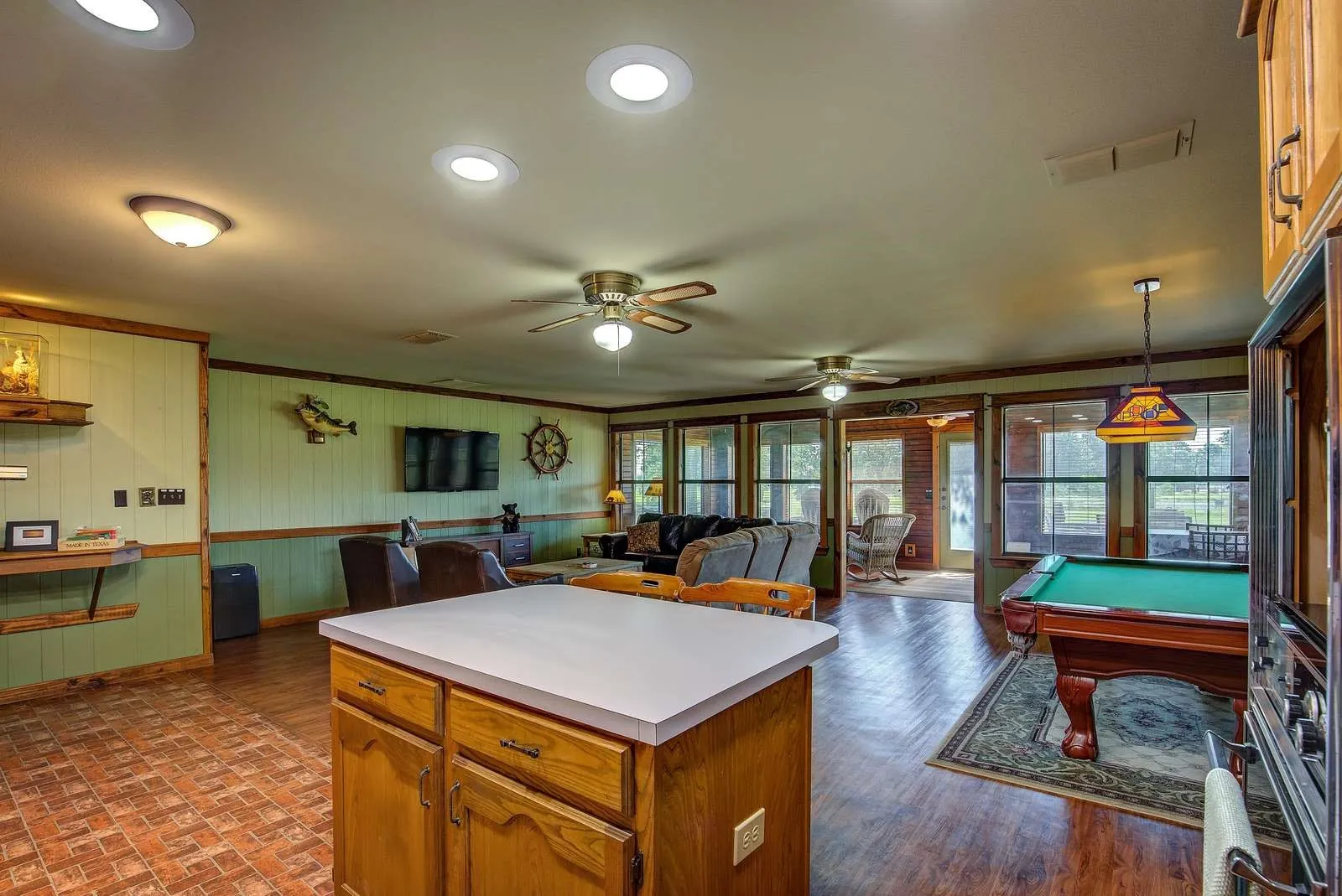 Single Family Residence For Sale in Wood County , 166 County Road 1559, Alba, Texas 75410, 2 Bedroom, 2 Bathroom, 1 Garage spaces, 1,560 Sqft, built in 1998, mls#21347489, Real Estate Agent in Alba, Homes For Sale in Wood county, Homes For Sale in Alba, Realtor in Alba Texas, Real Estate Brokerage Independent Realty Texas, Luminita Cordes Realtor