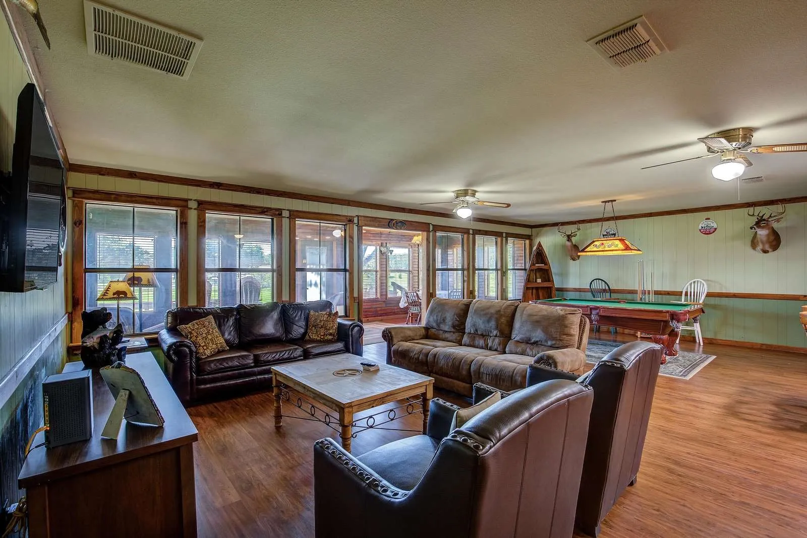 Single Family Residence For Sale in Wood County , 166 County Road 1559, Alba, Texas 75410, 2 Bedroom, 2 Bathroom, 1 Garage spaces, 1,560 Sqft, built in 1998, mls#21347489, Real Estate Agent in Alba, Homes For Sale in Wood county, Homes For Sale in Alba, Realtor in Alba Texas, Real Estate Brokerage Independent Realty Texas, Luminita Cordes Realtor