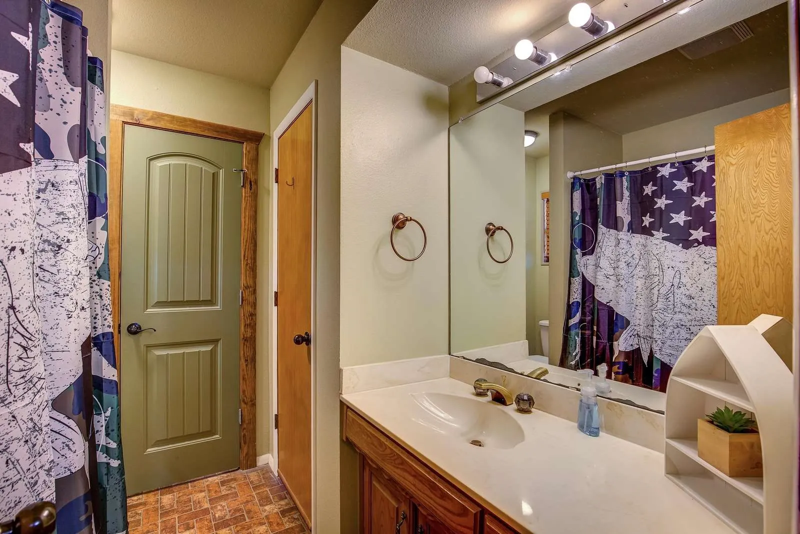 Single Family Residence For Sale in Wood County , 166 County Road 1559, Alba, Texas 75410, 2 Bedroom, 2 Bathroom, 1 Garage spaces, 1,560 Sqft, built in 1998, mls#21347489, Real Estate Agent in Alba, Homes For Sale in Wood county, Homes For Sale in Alba, Realtor in Alba Texas, Real Estate Brokerage Independent Realty Texas, Luminita Cordes Realtor
