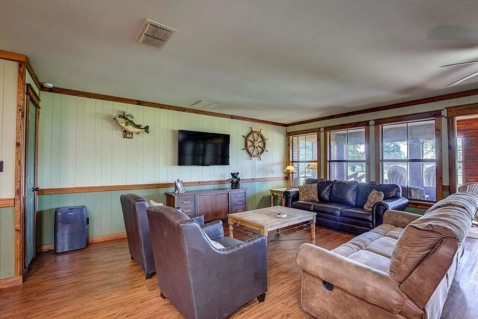 Single Family Residence For Sale in Wood County , 166 County Road 1559, Alba, Texas 75410, 2 Bedroom, 2 Bathroom, 1 Garage spaces, 1,560 Sqft, built in 1998, mls#21347489, Real Estate Agent in Alba, Homes For Sale in Wood county, Homes For Sale in Alba, Realtor in Alba Texas, Real Estate Brokerage Independent Realty Texas, Luminita Cordes Realtor