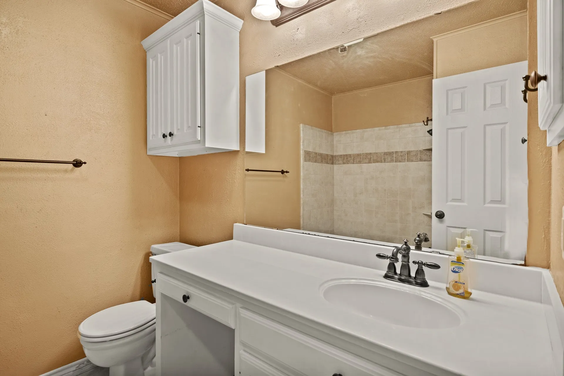 Single Family Residence For Sale in Morris County , 410 S Willis Street, Daingerfield, Texas 75638, 3 Bedroom, 2 Bathroom, Garage spaces, 2,108 Sqft, built in 1972, mls#21349464, Real Estate Agent in Daingerfield, Homes For Sale in Morris county, Homes For Sale in Daingerfield, Realtor in Daingerfield Texas, Real Estate Brokerage Independent Realty Texas, Luminita Cordes Realtor