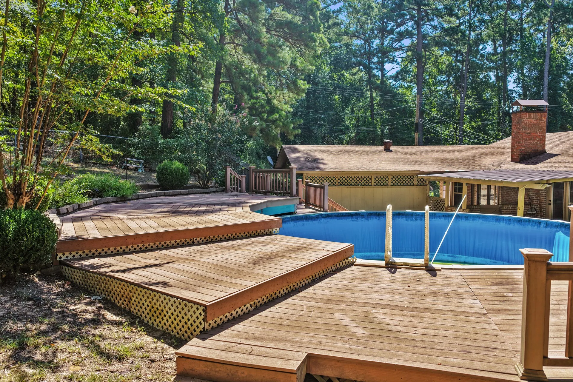 Single Family Residence For Sale in Morris County , 410 S Willis Street, Daingerfield, Texas 75638, 3 Bedroom, 2 Bathroom, Garage spaces, 2,108 Sqft, built in 1972, mls#21349464, Real Estate Agent in Daingerfield, Homes For Sale in Morris county, Homes For Sale in Daingerfield, Realtor in Daingerfield Texas, Real Estate Brokerage Independent Realty Texas, Luminita Cordes Realtor