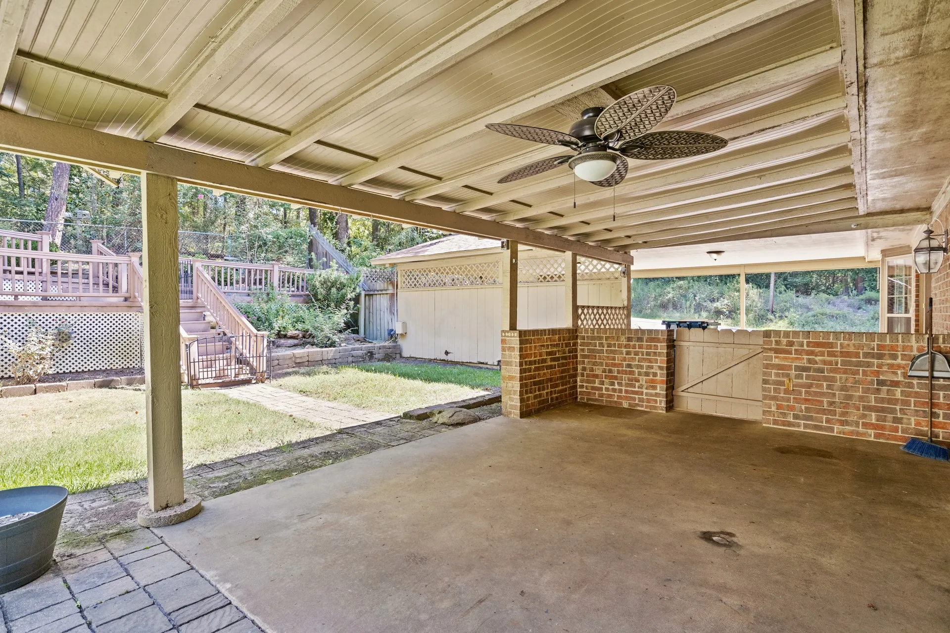Single Family Residence For Sale in Morris County , 410 S Willis Street, Daingerfield, Texas 75638, 3 Bedroom, 2 Bathroom, Garage spaces, 2,108 Sqft, built in 1972, mls#21349464, Real Estate Agent in Daingerfield, Homes For Sale in Morris county, Homes For Sale in Daingerfield, Realtor in Daingerfield Texas, Real Estate Brokerage Independent Realty Texas, Luminita Cordes Realtor