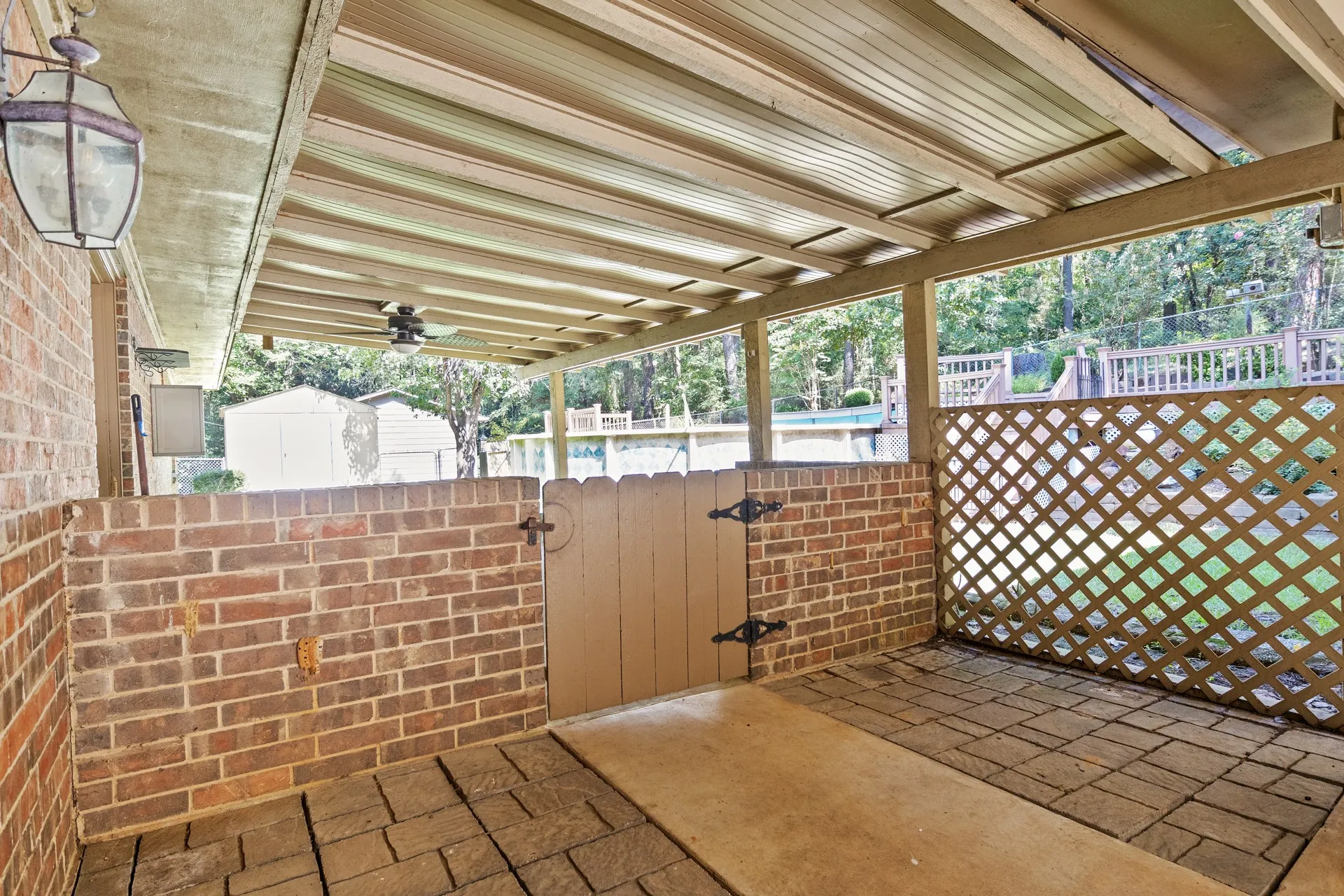 Single Family Residence For Sale in Morris County , 410 S Willis Street, Daingerfield, Texas 75638, 3 Bedroom, 2 Bathroom, Garage spaces, 2,108 Sqft, built in 1972, mls#21349464, Real Estate Agent in Daingerfield, Homes For Sale in Morris county, Homes For Sale in Daingerfield, Realtor in Daingerfield Texas, Real Estate Brokerage Independent Realty Texas, Luminita Cordes Realtor