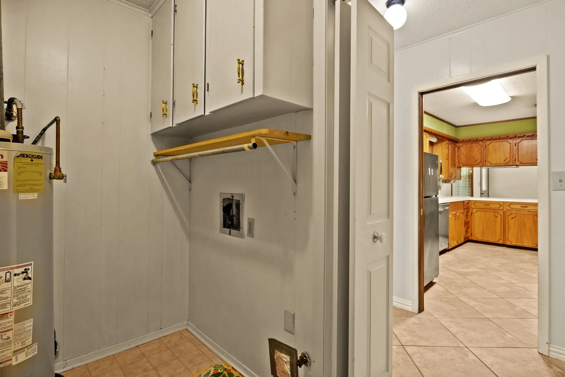Single Family Residence For Sale in Morris County , 410 S Willis Street, Daingerfield, Texas 75638, 3 Bedroom, 2 Bathroom, Garage spaces, 2,108 Sqft, built in 1972, mls#21349464, Real Estate Agent in Daingerfield, Homes For Sale in Morris county, Homes For Sale in Daingerfield, Realtor in Daingerfield Texas, Real Estate Brokerage Independent Realty Texas, Luminita Cordes Realtor