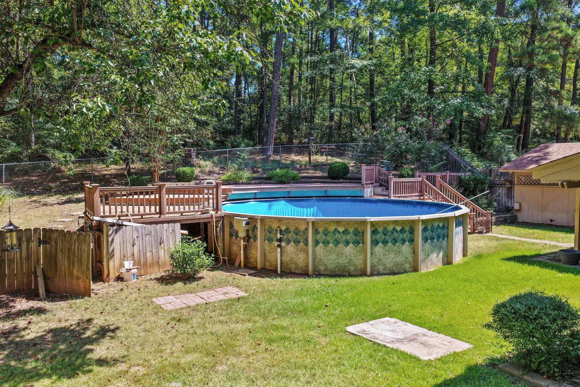 Single Family Residence For Sale in Morris County , 410 S Willis Street, Daingerfield, Texas 75638, 3 Bedroom, 2 Bathroom, Garage spaces, 2,108 Sqft, built in 1972, mls#21349464, Real Estate Agent in Daingerfield, Homes For Sale in Morris county, Homes For Sale in Daingerfield, Realtor in Daingerfield Texas, Real Estate Brokerage Independent Realty Texas, Luminita Cordes Realtor
