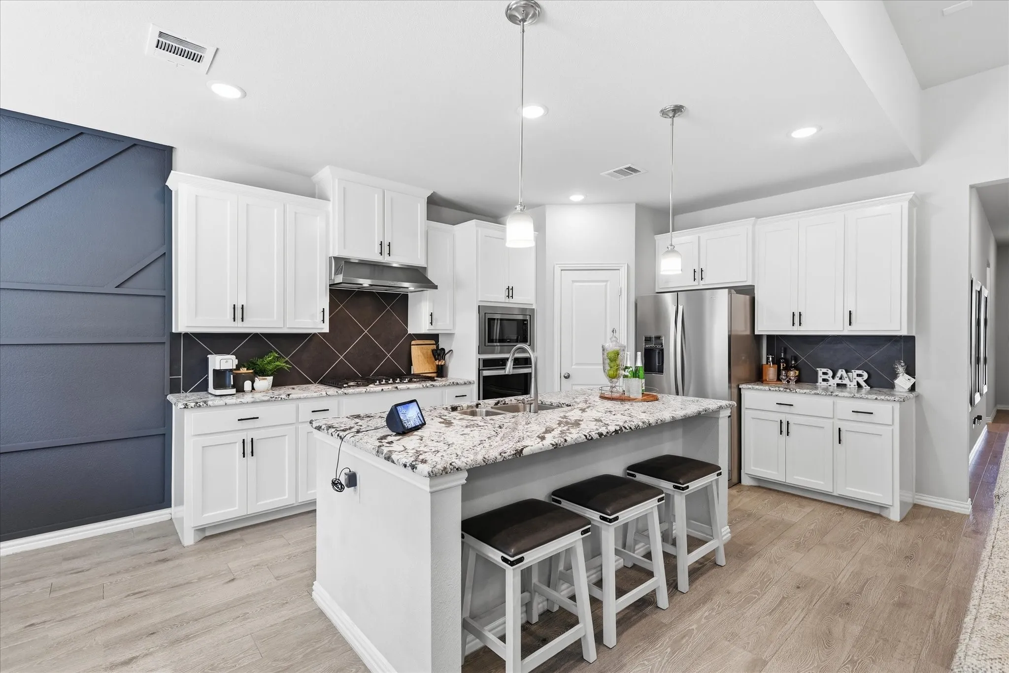 Single Family Residence For Sale in Denton County , 2908 Winding Ridge Court, Oak Point, Texas 75068, 3 Bedroom, 2 Bathroom, 2 Garage spaces, 2,105 Sqft, built in 2019, mls#21343616, Real Estate Agent in Oak Point, Homes For Sale in Denton county, Homes For Sale in Oak Point, Realtor in Oak Point Texas, Real Estate Brokerage Independent Realty Texas, Luminita Cordes Realtor