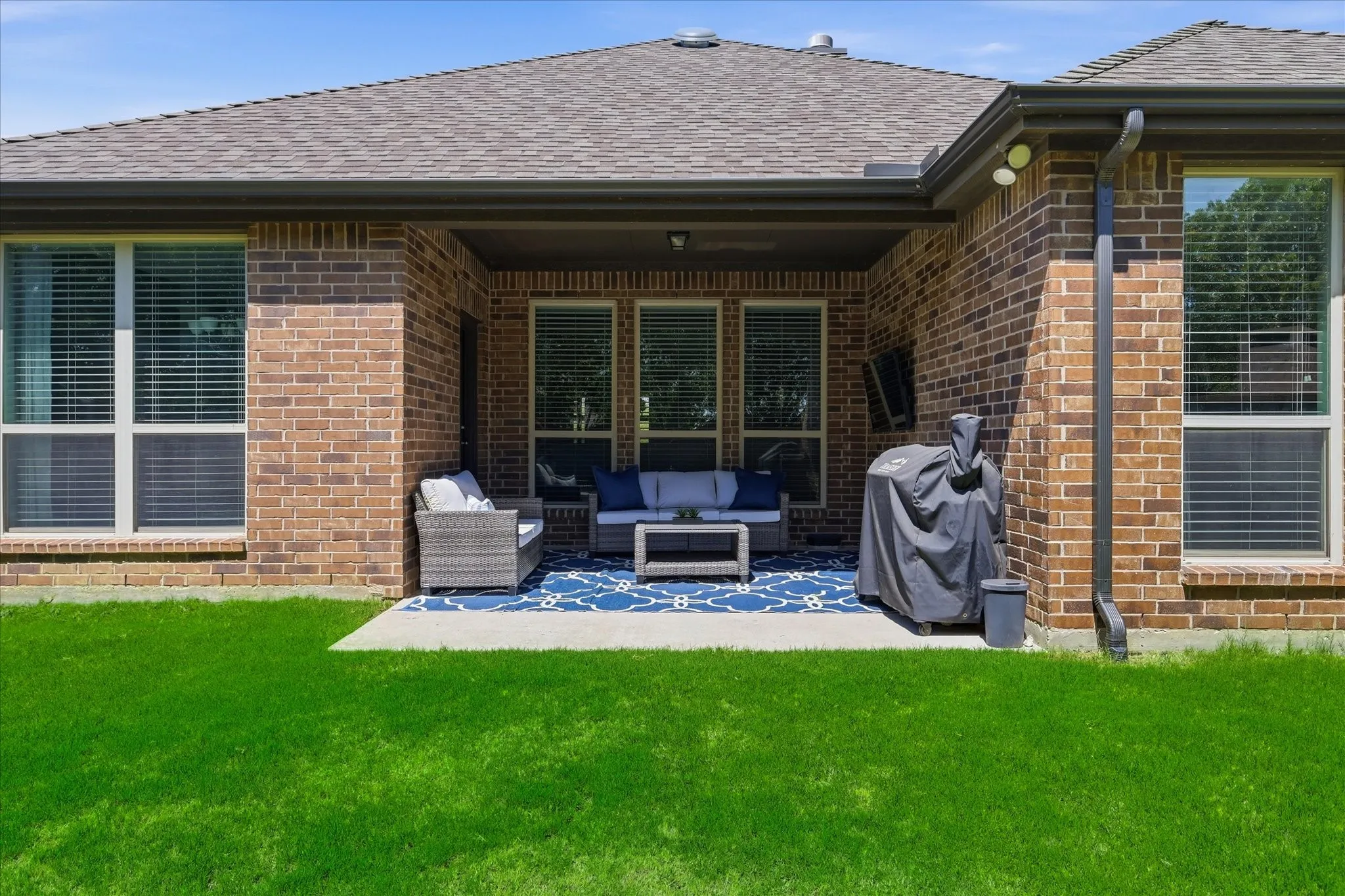 Single Family Residence For Sale in Denton County , 2908 Winding Ridge Court, Oak Point, Texas 75068, 3 Bedroom, 2 Bathroom, 2 Garage spaces, 2,105 Sqft, built in 2019, mls#21343616, Real Estate Agent in Oak Point, Homes For Sale in Denton county, Homes For Sale in Oak Point, Realtor in Oak Point Texas, Real Estate Brokerage Independent Realty Texas, Luminita Cordes Realtor