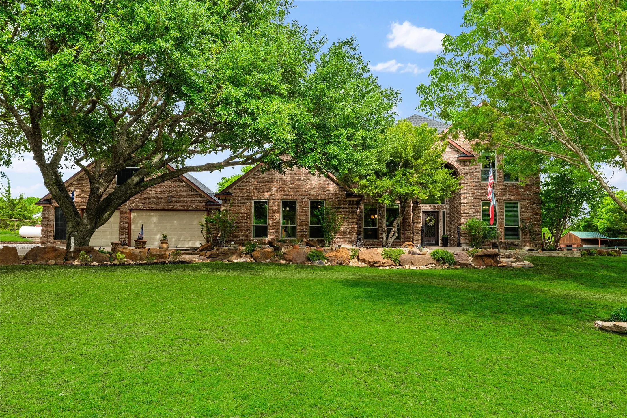 Single Family Residence For Sale in Collin County , 1820 Winningkoff Road, Lucas, Texas 75002, 4 Bedroom, 3 Bathroom, 3 Garage spaces, 3,987 Sqft, built in 1993, mls#21349126, Real Estate Agent in Lucas, Homes For Sale in Collin county, Homes For Sale in Lucas, Realtor in Lucas Texas, Real Estate Brokerage Independent Realty Texas, Luminita Cordes Realtor
