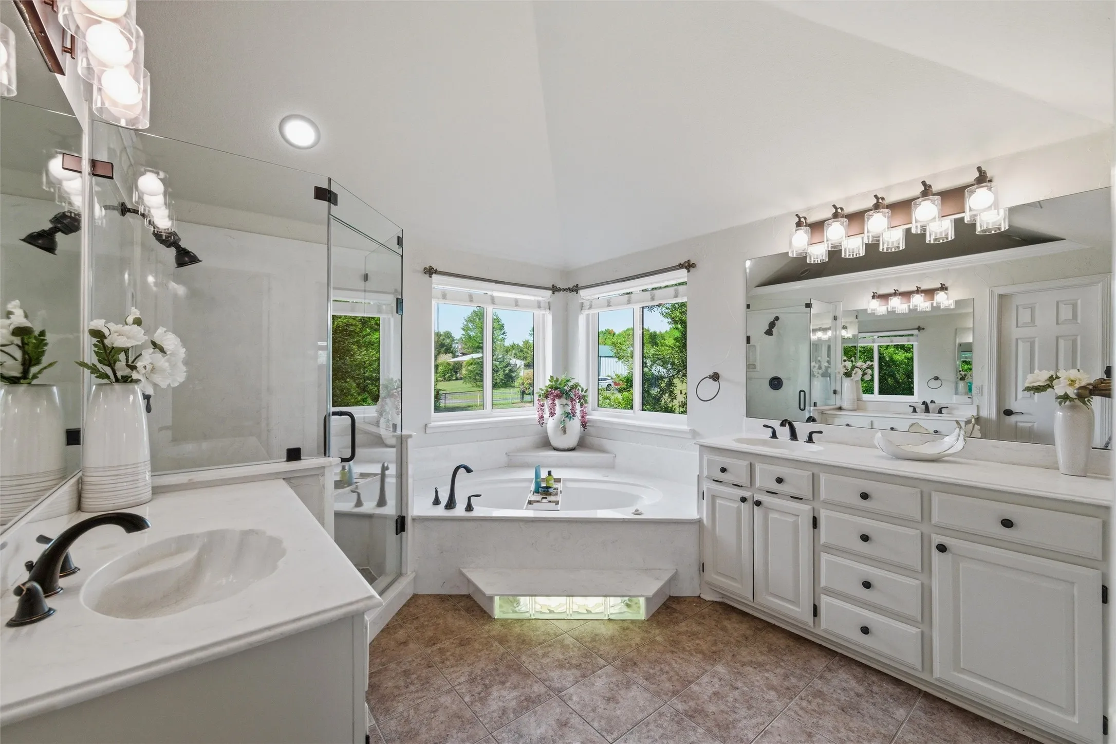 Single Family Residence For Sale in Collin County , 1820 Winningkoff Road, Lucas, Texas 75002, 4 Bedroom, 3 Bathroom, 3 Garage spaces, 3,987 Sqft, built in 1993, mls#21349126, Real Estate Agent in Lucas, Homes For Sale in Collin county, Homes For Sale in Lucas, Realtor in Lucas Texas, Real Estate Brokerage Independent Realty Texas, Luminita Cordes Realtor