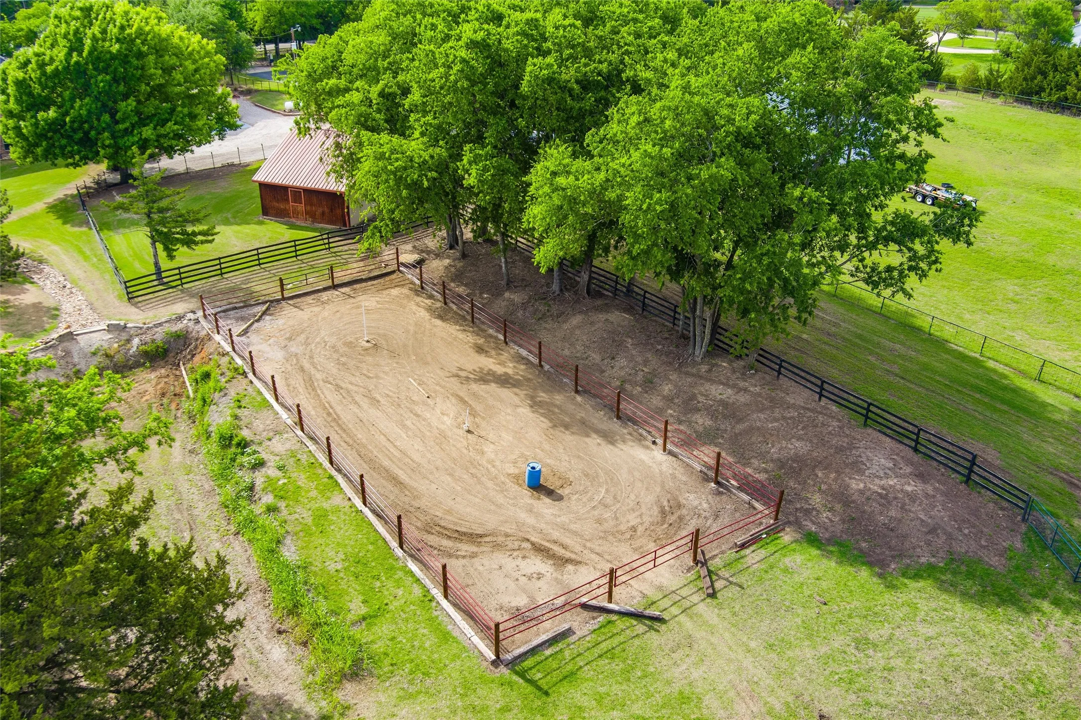 Riding arena