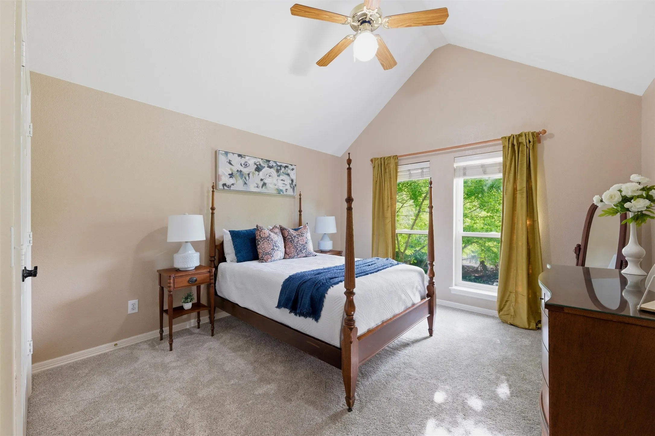 Guest bedroom 1