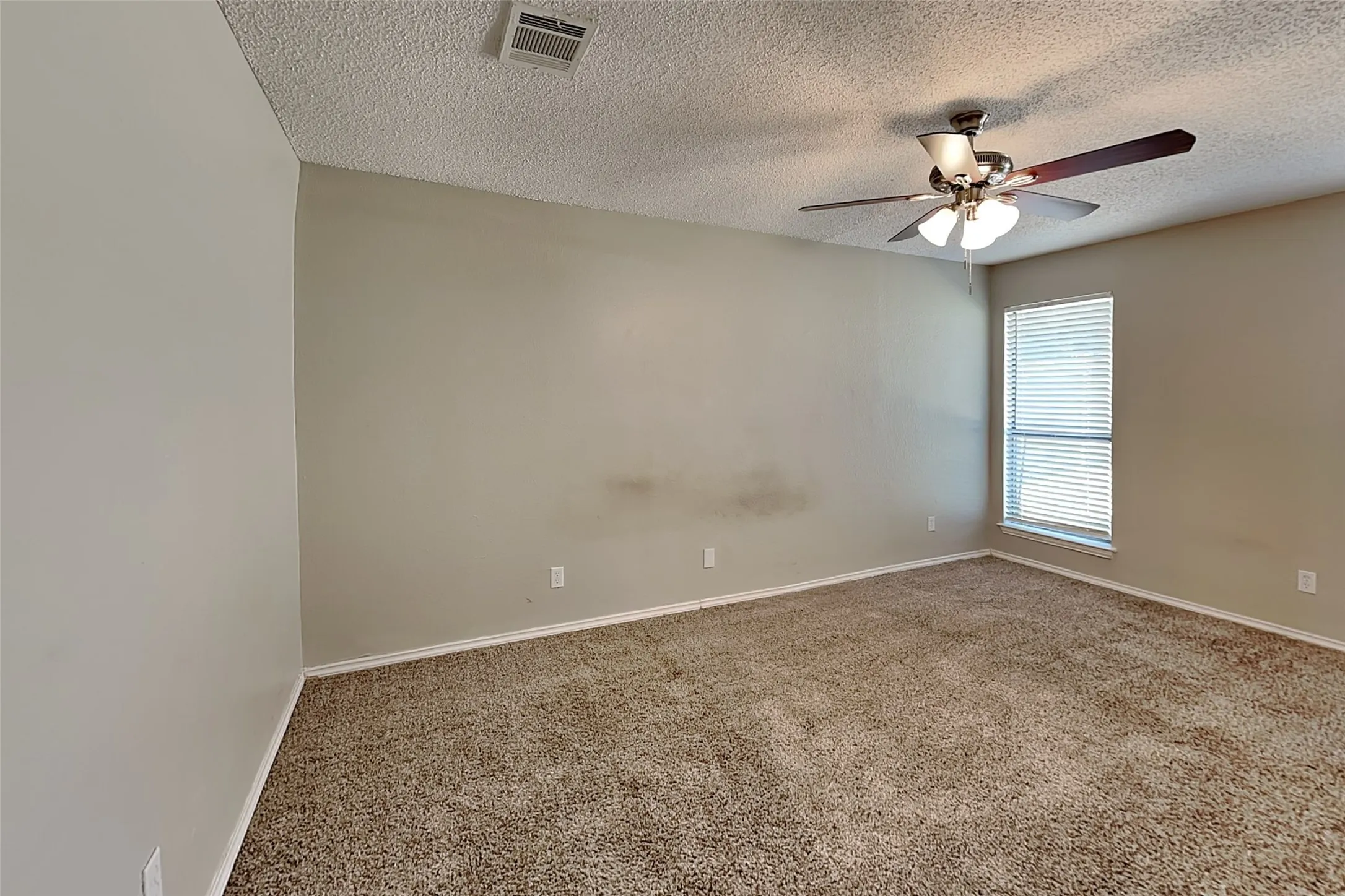 Single Family Residence For Rent in Tarrant County , 6625 Constitution Drive, Watauga, Texas 76148, 3 Bedroom, 2 Bathroom, 2 Garage spaces, 1,449 Sqft, built in 1985, mls#21349495, Real Estate Agent in Watauga, Homes For Rent in Tarrant county, Homes For Rent in Watauga, Realtor in Watauga Texas, Real Estate Brokerage Independent Realty Texas, Luminita Cordes Realtor