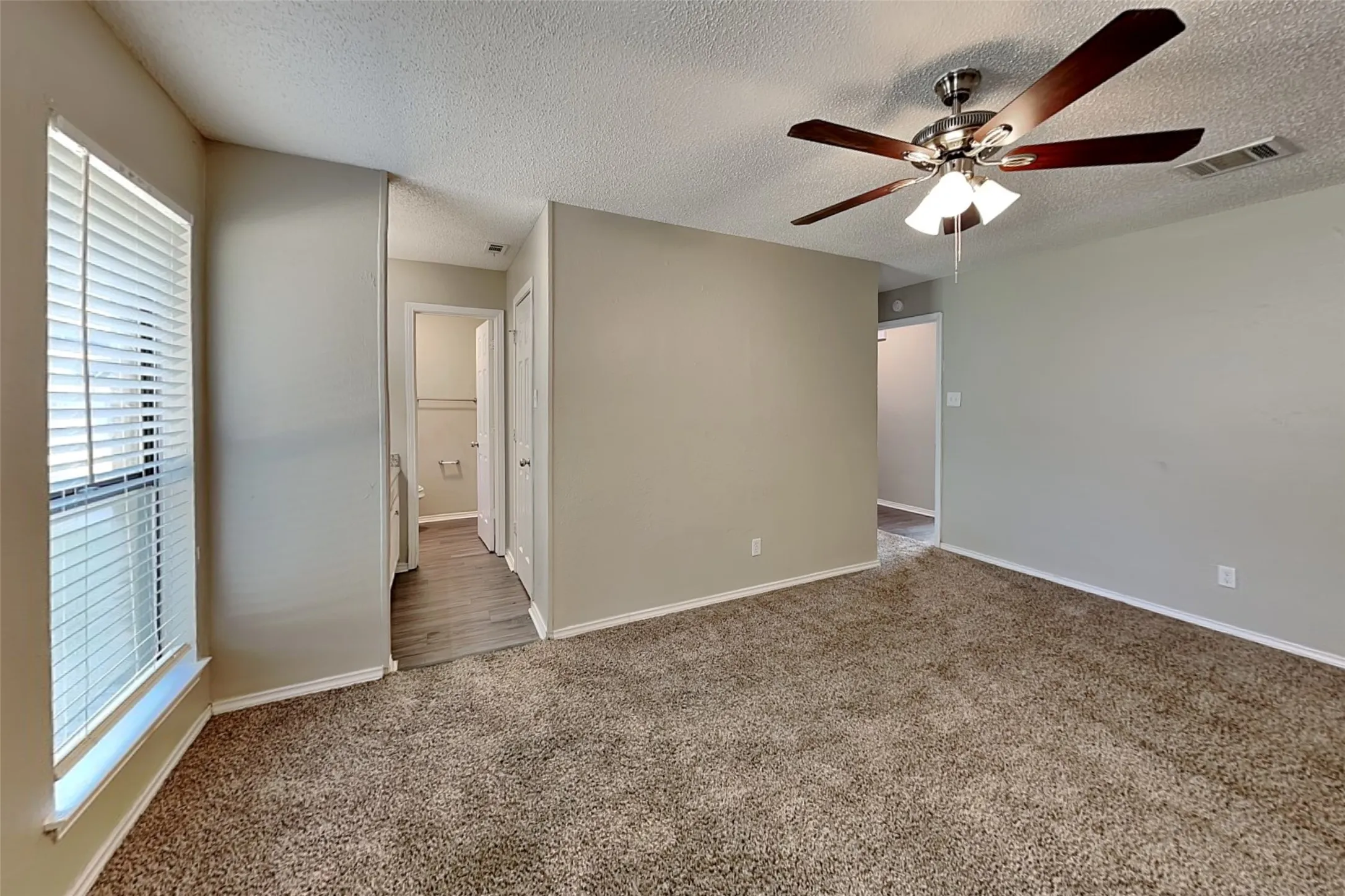 Single Family Residence For Rent in Tarrant County , 6625 Constitution Drive, Watauga, Texas 76148, 3 Bedroom, 2 Bathroom, 2 Garage spaces, 1,449 Sqft, built in 1985, mls#21349495, Real Estate Agent in Watauga, Homes For Rent in Tarrant county, Homes For Rent in Watauga, Realtor in Watauga Texas, Real Estate Brokerage Independent Realty Texas, Luminita Cordes Realtor