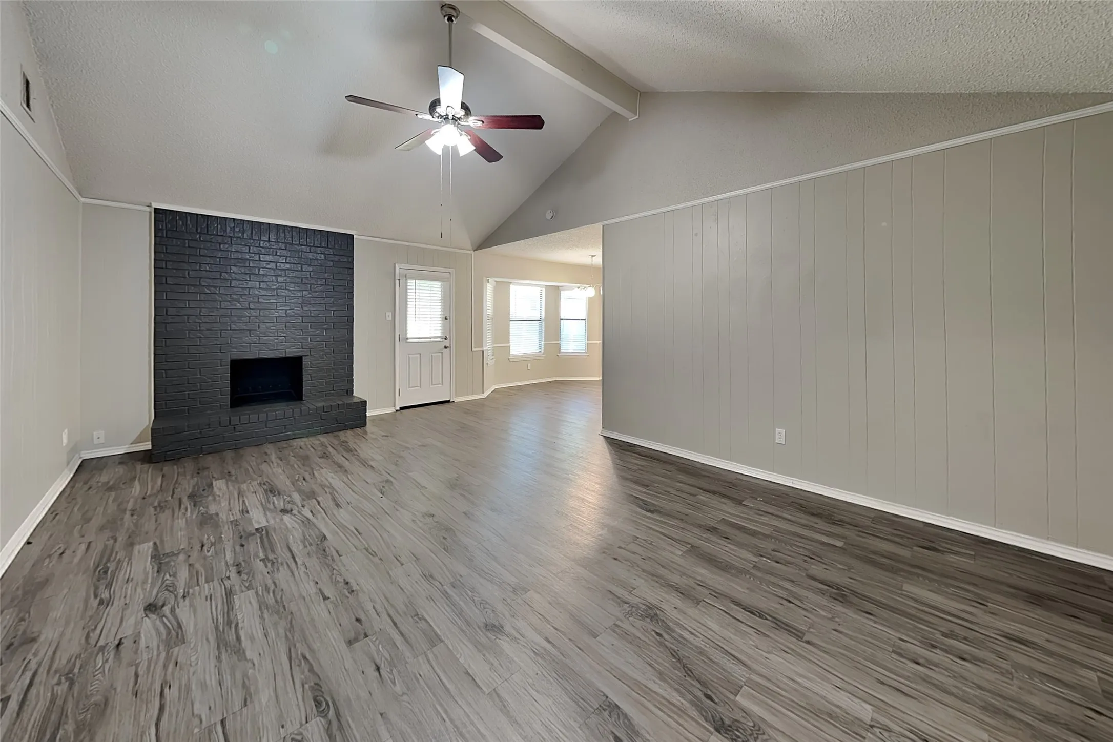 Single Family Residence For Rent in Tarrant County , 6625 Constitution Drive, Watauga, Texas 76148, 3 Bedroom, 2 Bathroom, 2 Garage spaces, 1,449 Sqft, built in 1985, mls#21349495, Real Estate Agent in Watauga, Homes For Rent in Tarrant county, Homes For Rent in Watauga, Realtor in Watauga Texas, Real Estate Brokerage Independent Realty Texas, Luminita Cordes Realtor
