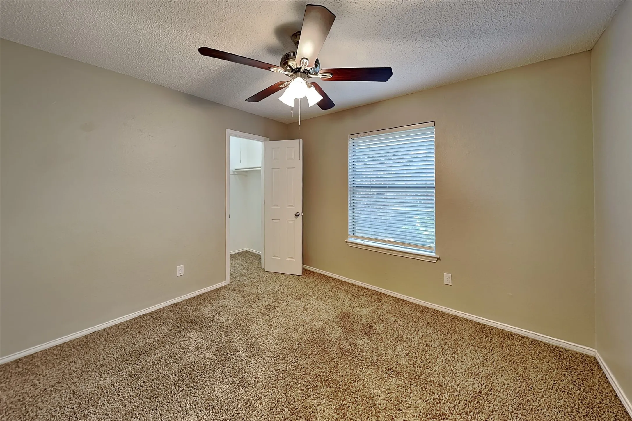 Single Family Residence For Rent in Tarrant County , 6625 Constitution Drive, Watauga, Texas 76148, 3 Bedroom, 2 Bathroom, 2 Garage spaces, 1,449 Sqft, built in 1985, mls#21349495, Real Estate Agent in Watauga, Homes For Rent in Tarrant county, Homes For Rent in Watauga, Realtor in Watauga Texas, Real Estate Brokerage Independent Realty Texas, Luminita Cordes Realtor