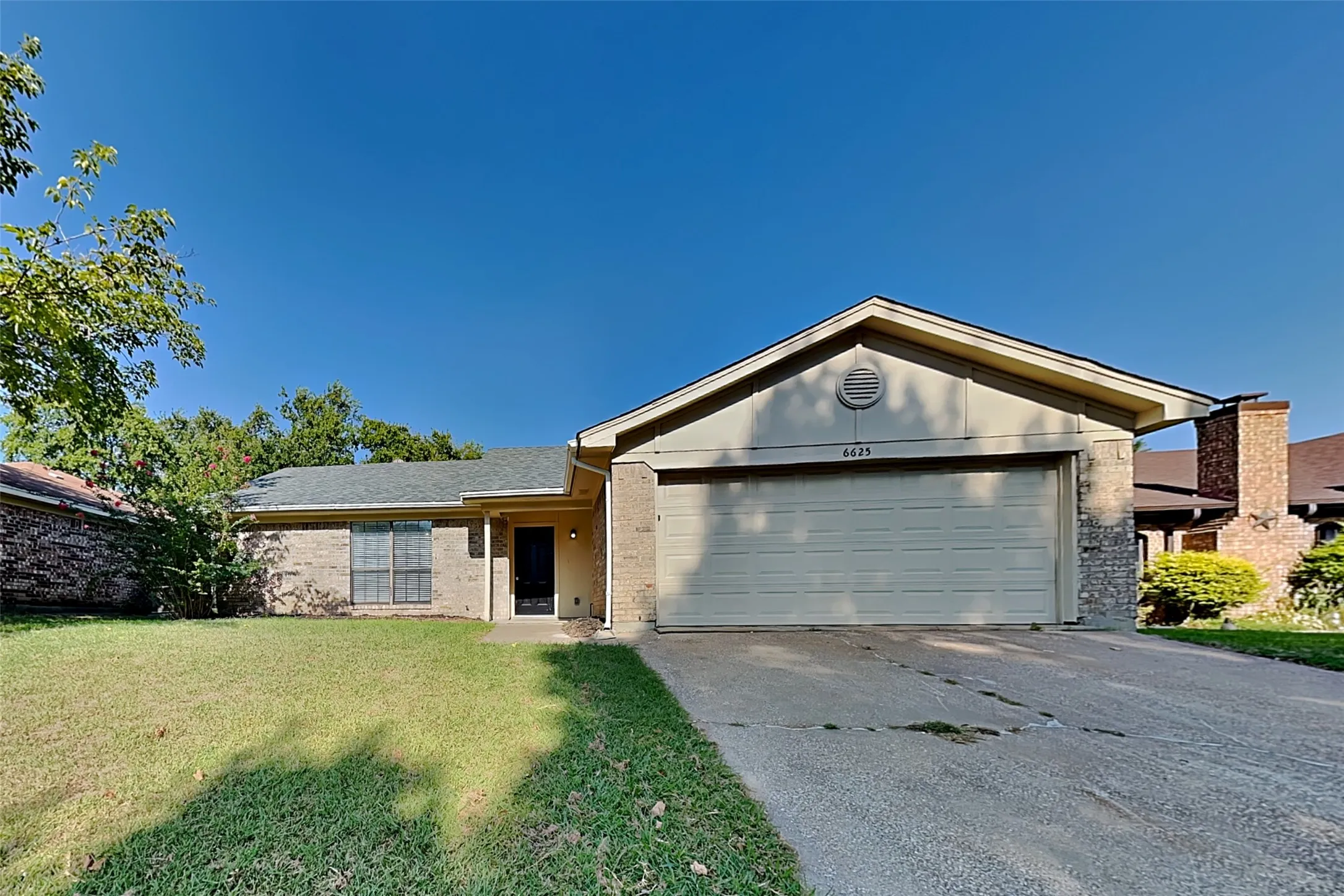 Single Family Residence For Rent in Tarrant County , 6625 Constitution Drive, Watauga, Texas 76148, 3 Bedroom, 2 Bathroom, 2 Garage spaces, 1,449 Sqft, built in 1985, mls#21349495, Real Estate Agent in Watauga, Homes For Rent in Tarrant county, Homes For Rent in Watauga, Realtor in Watauga Texas, Real Estate Brokerage Independent Realty Texas, Luminita Cordes Realtor