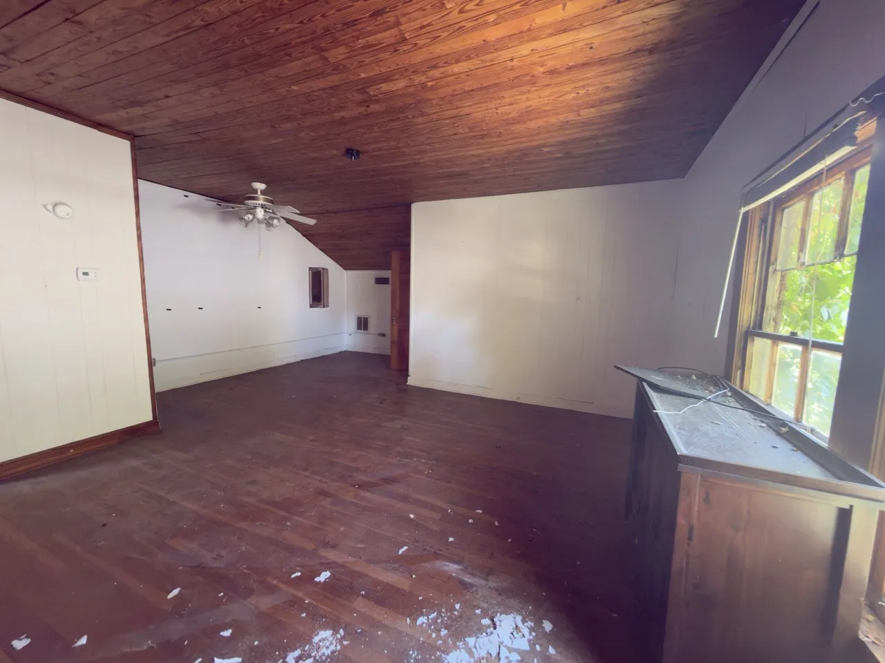 Single Family Residence For Sale in Hunt County , 2309 Mayo Street, Commerce, Texas 75428, 4 Bedroom, 3 Bathroom, 2 Garage spaces, 2,392 Sqft, built in 1959, mls#21349471, Real Estate Agent in Commerce, Homes For Sale in Hunt county, Homes For Sale in Commerce, Realtor in Commerce Texas, Real Estate Brokerage Independent Realty Texas, Luminita Cordes Realtor
