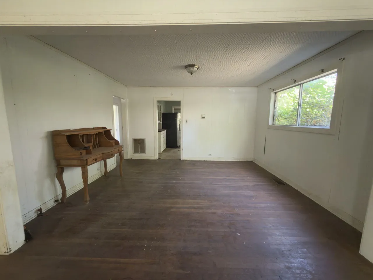 Single Family Residence For Sale in Hunt County , 2309 Mayo Street, Commerce, Texas 75428, 4 Bedroom, 3 Bathroom, 2 Garage spaces, 2,392 Sqft, built in 1959, mls#21349471, Real Estate Agent in Commerce, Homes For Sale in Hunt county, Homes For Sale in Commerce, Realtor in Commerce Texas, Real Estate Brokerage Independent Realty Texas, Luminita Cordes Realtor