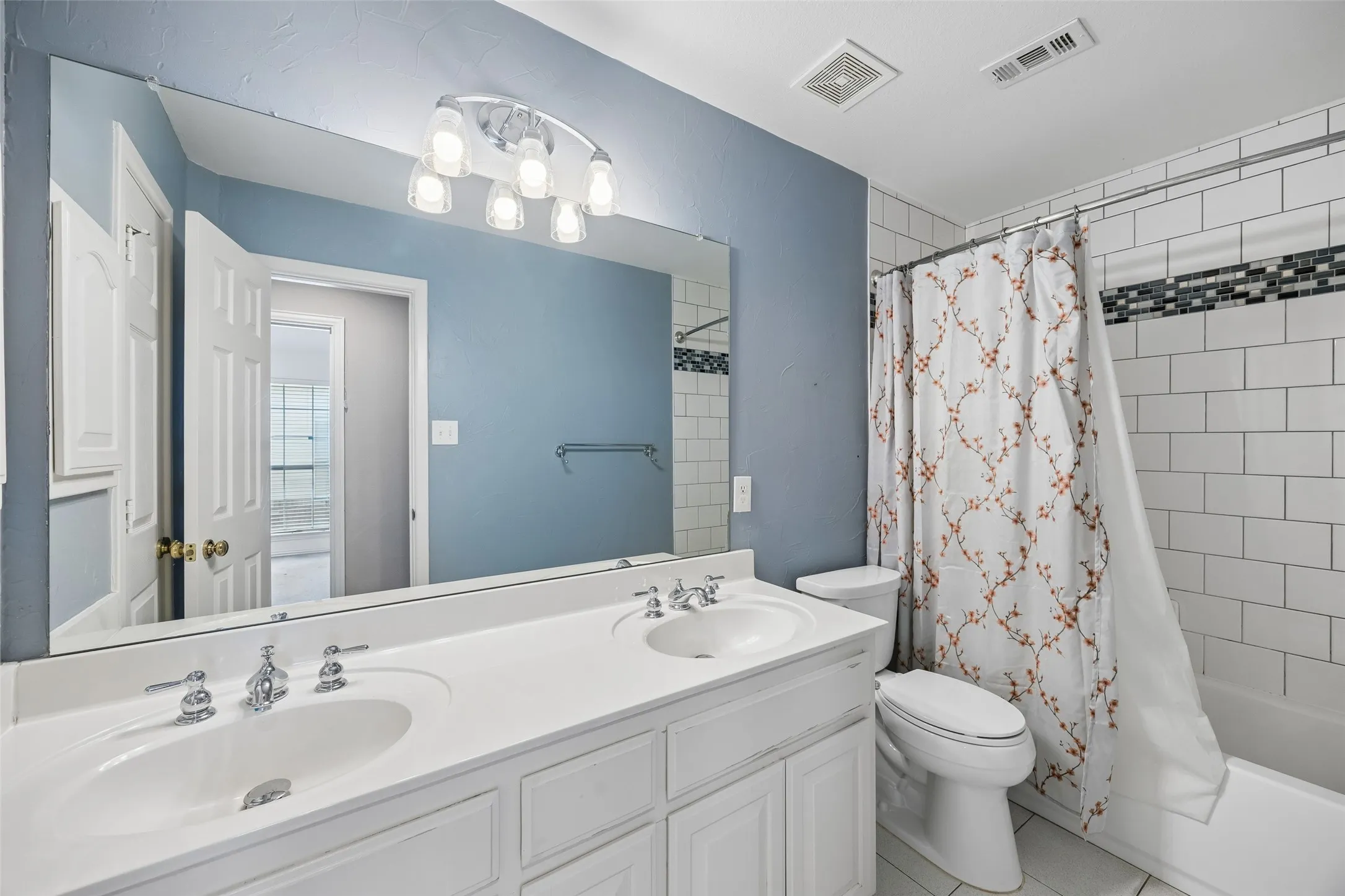 Single Family Residence For Rent in Collin County , 8408 Kenning Court, Plano, Texas 75024, 4 Bedroom, 3 Bathroom, 3 Garage spaces, 3,211 Sqft, built in 1996, mls#21347206, Real Estate Agent in Plano, Homes For Rent in Collin county, Homes For Rent in Plano, Realtor in Plano Texas, Real Estate Brokerage Independent Realty Texas, Luminita Cordes Realtor