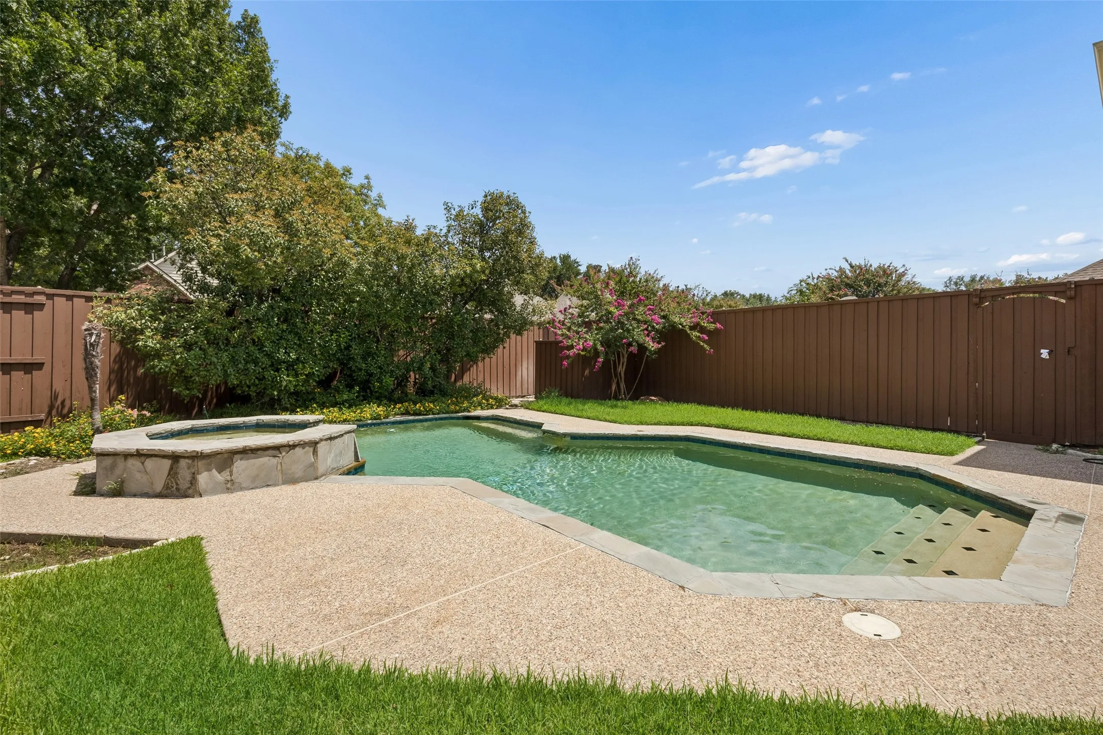 Single Family Residence For Rent in Collin County , 8408 Kenning Court, Plano, Texas 75024, 4 Bedroom, 3 Bathroom, 3 Garage spaces, 3,211 Sqft, built in 1996, mls#21347206, Real Estate Agent in Plano, Homes For Rent in Collin county, Homes For Rent in Plano, Realtor in Plano Texas, Real Estate Brokerage Independent Realty Texas, Luminita Cordes Realtor