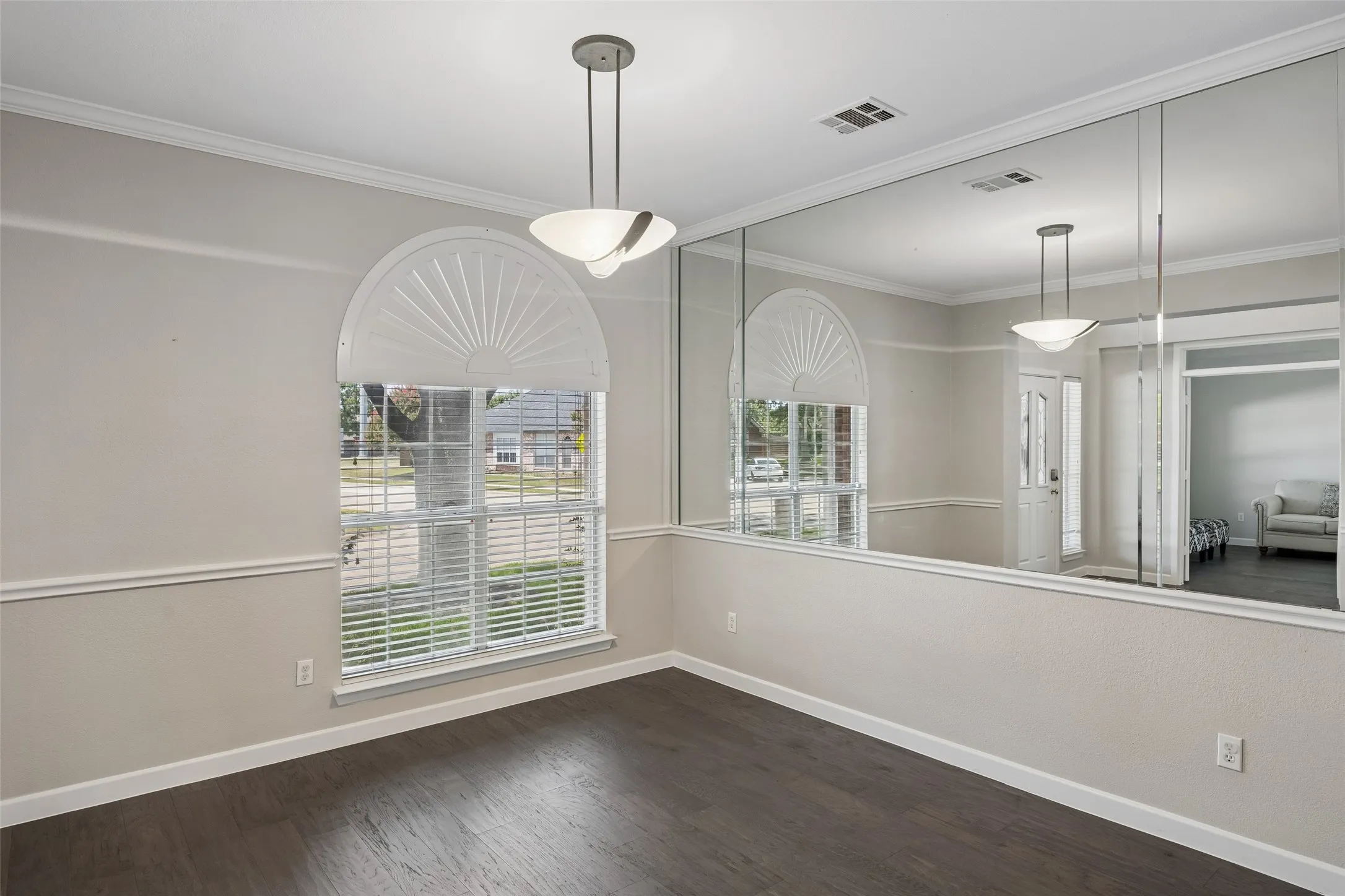 Single Family Residence For Rent in Collin County , 8408 Kenning Court, Plano, Texas 75024, 4 Bedroom, 3 Bathroom, 3 Garage spaces, 3,211 Sqft, built in 1996, mls#21347206, Real Estate Agent in Plano, Homes For Rent in Collin county, Homes For Rent in Plano, Realtor in Plano Texas, Real Estate Brokerage Independent Realty Texas, Luminita Cordes Realtor